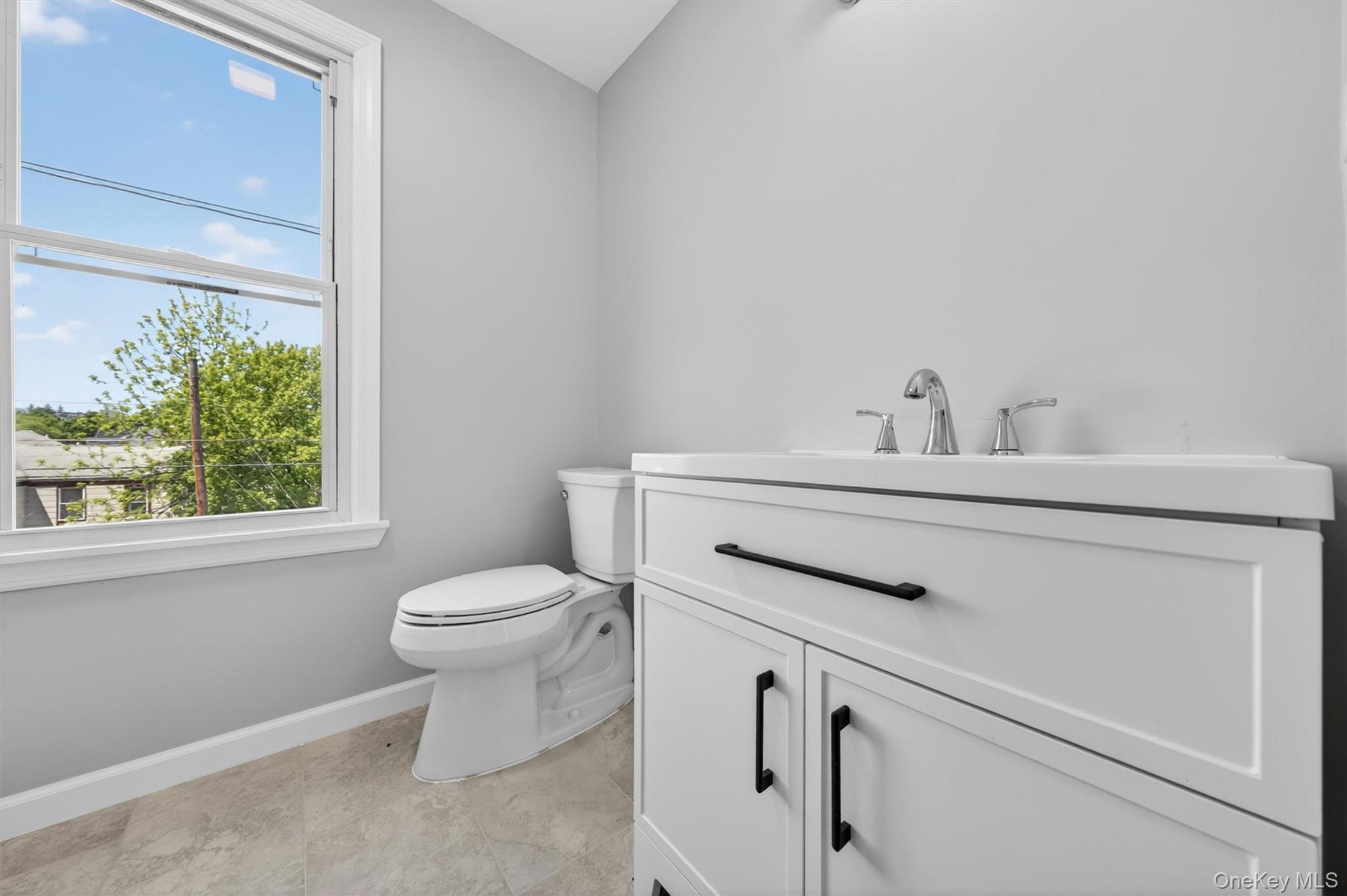 90 Montgomery Street Upper Property Photo 20