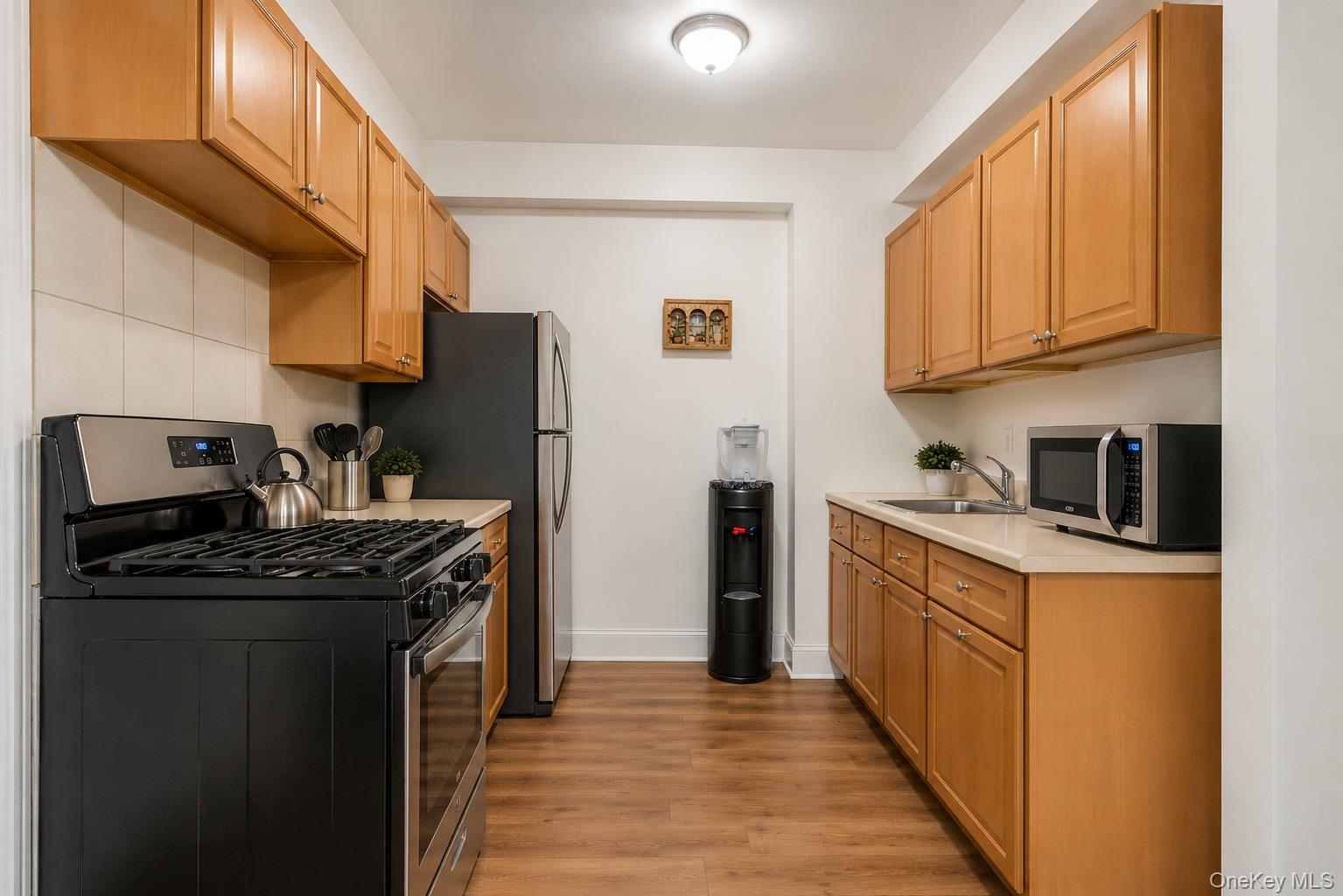 6103 Maspeth Avenue Property Photo 6