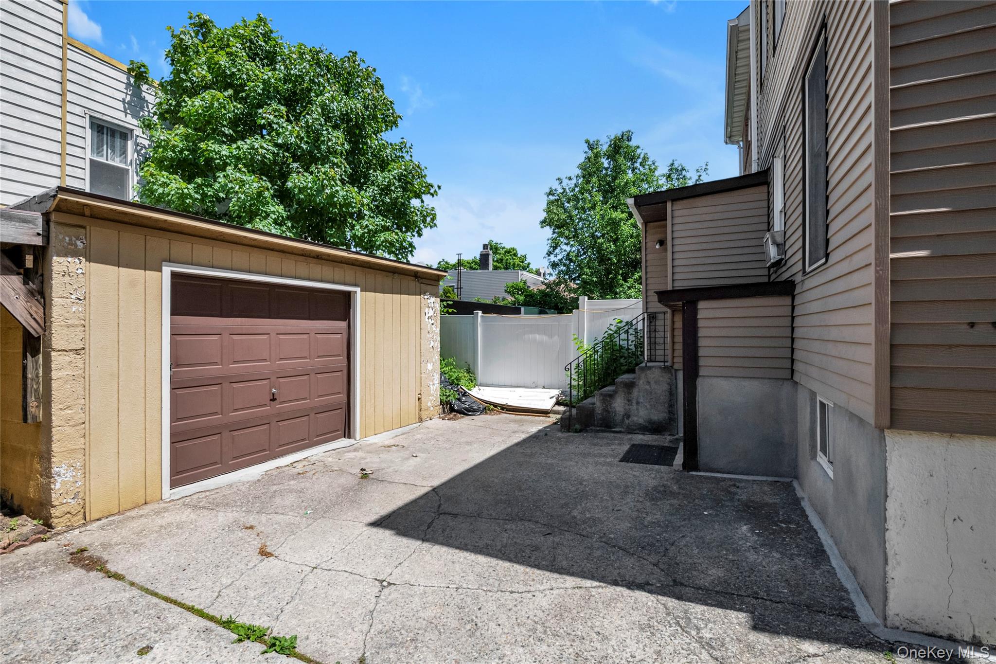 6103 Maspeth Avenue Property Photo 13