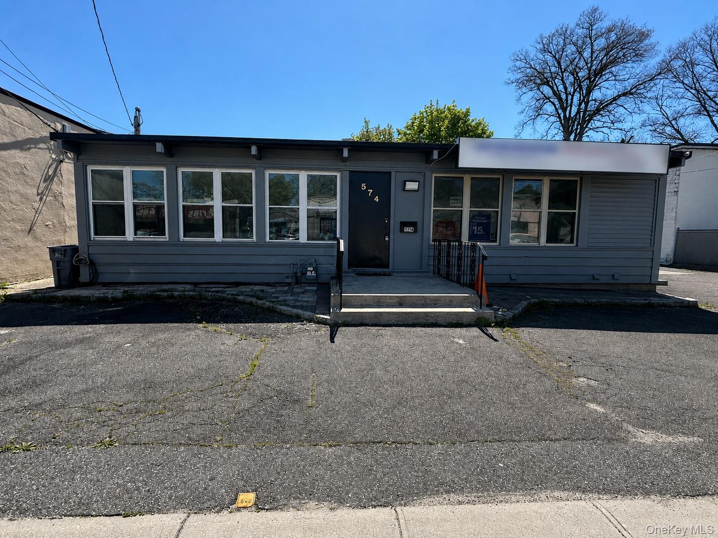 574 E Meadow Avenue Property Photo 1