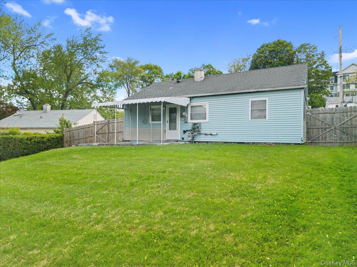 8 Cayuga Drive Property Photo 4