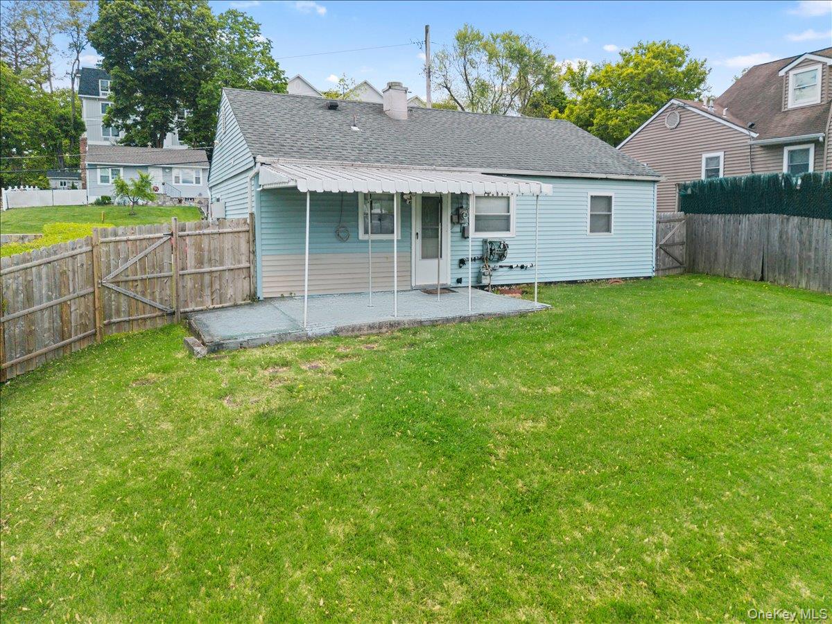 8 Cayuga Drive Property Photo 5