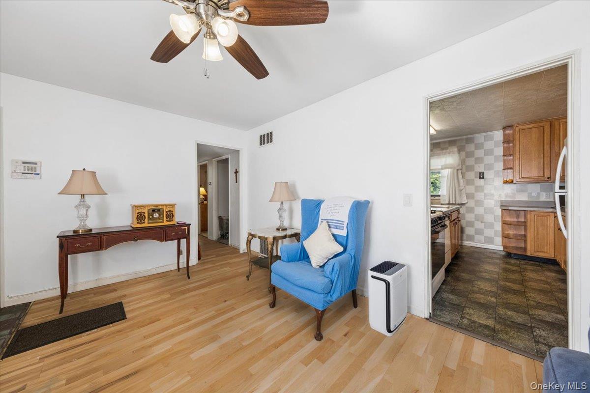 8 Cayuga Drive Property Photo 12