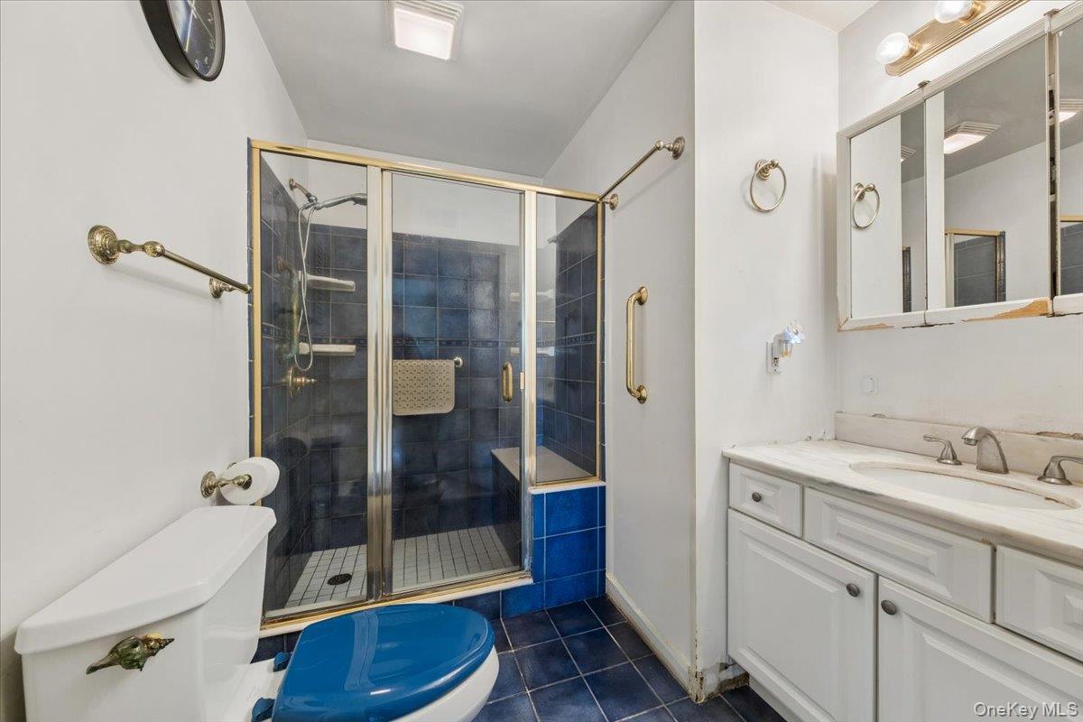 8 Cayuga Drive Property Photo 19