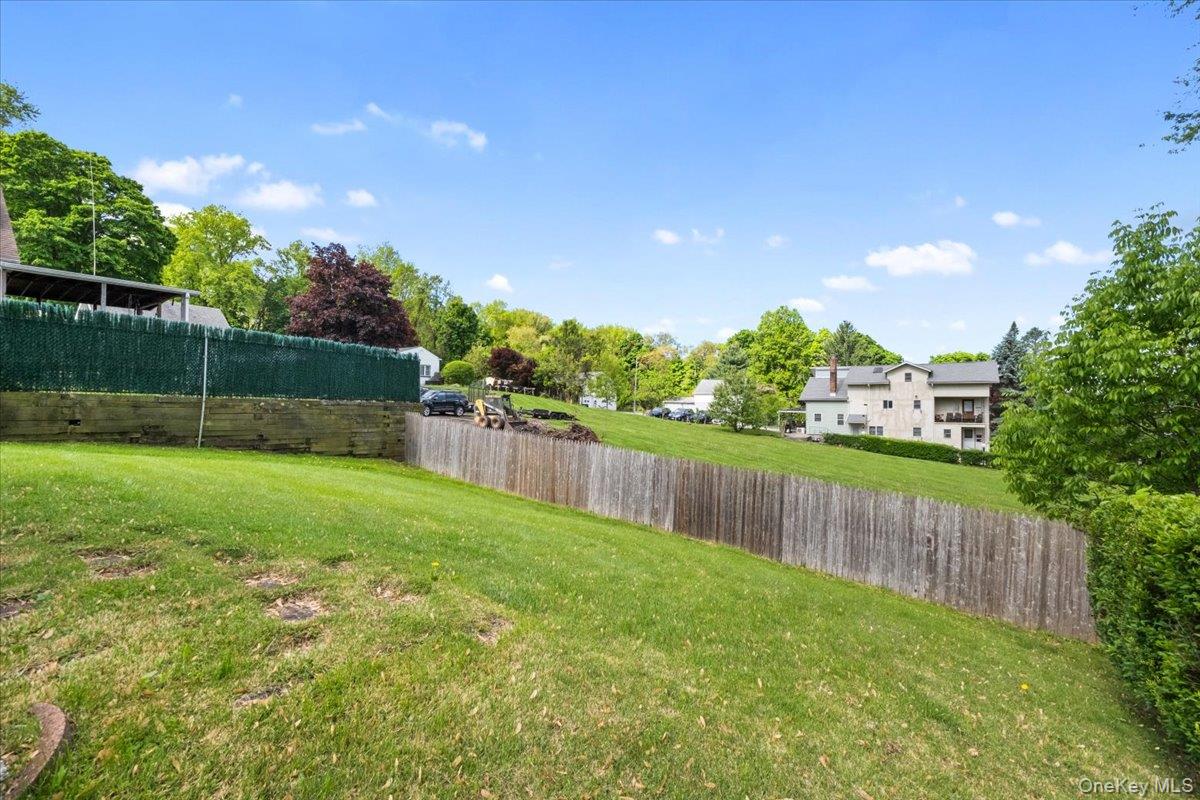 8 Cayuga Drive Property Photo 27