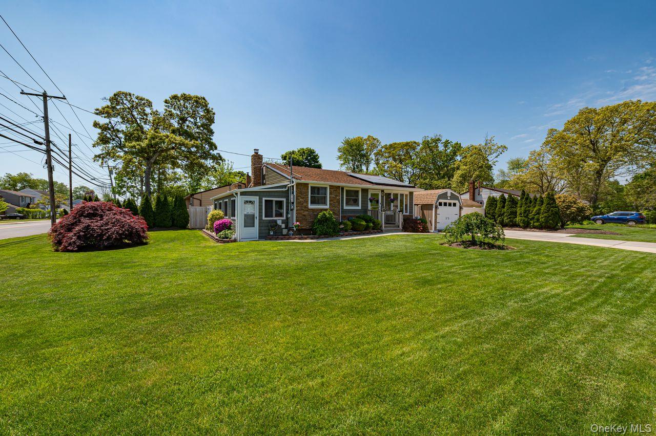 8 Oswego Drive Property Photo 3