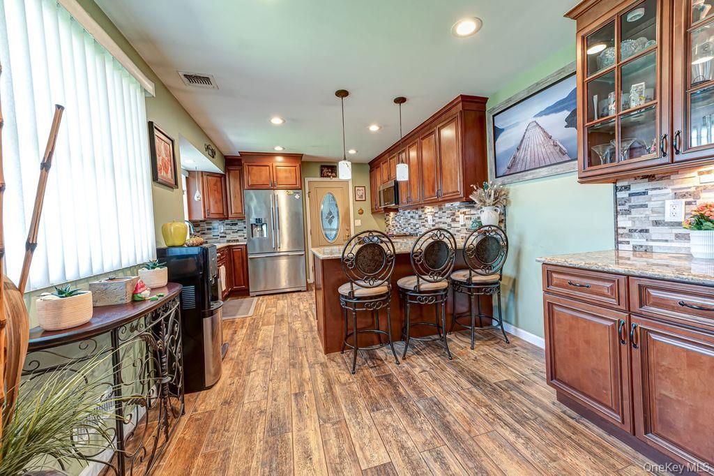 8 Oswego Drive Property Photo 9