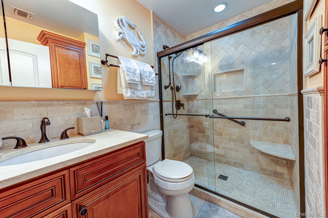 8 Oswego Drive Property Photo 10