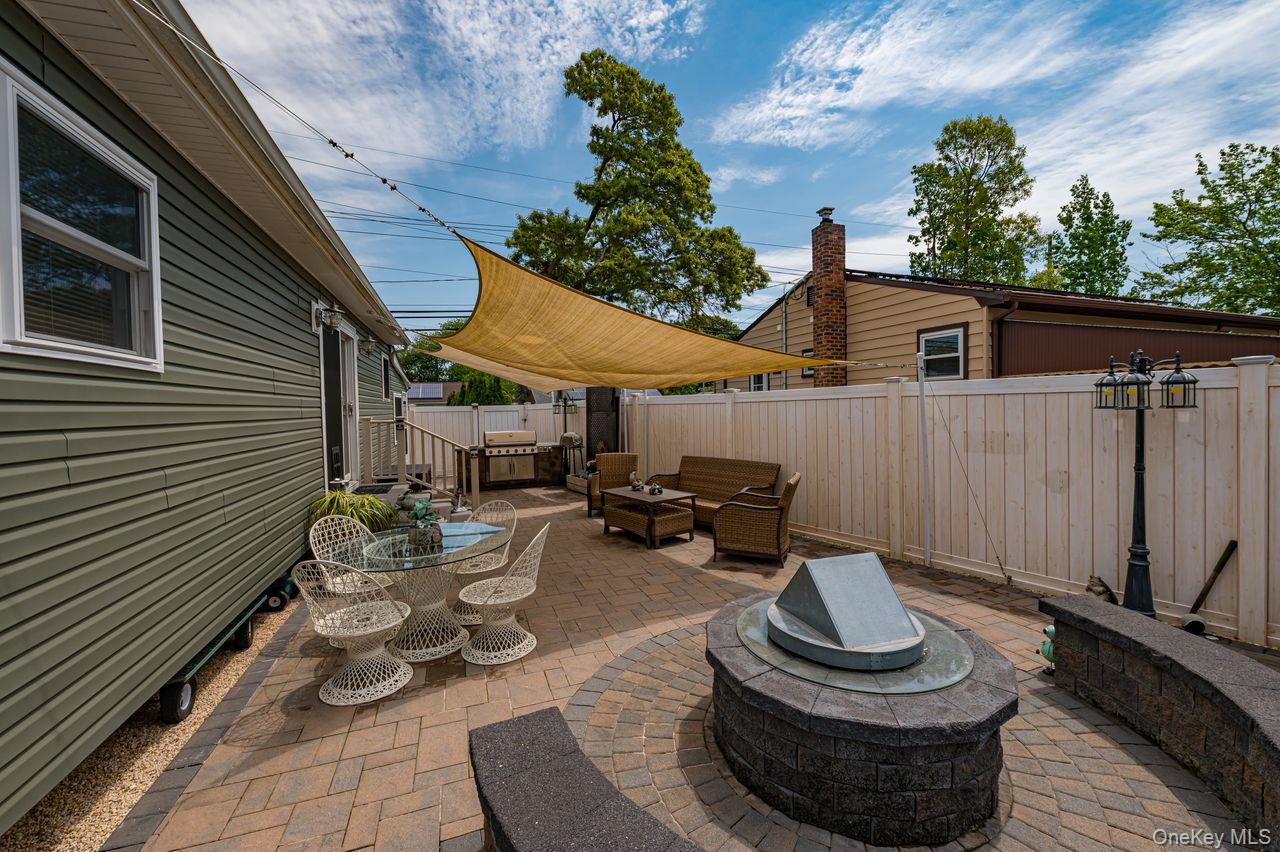 8 Oswego Drive Property Photo 24