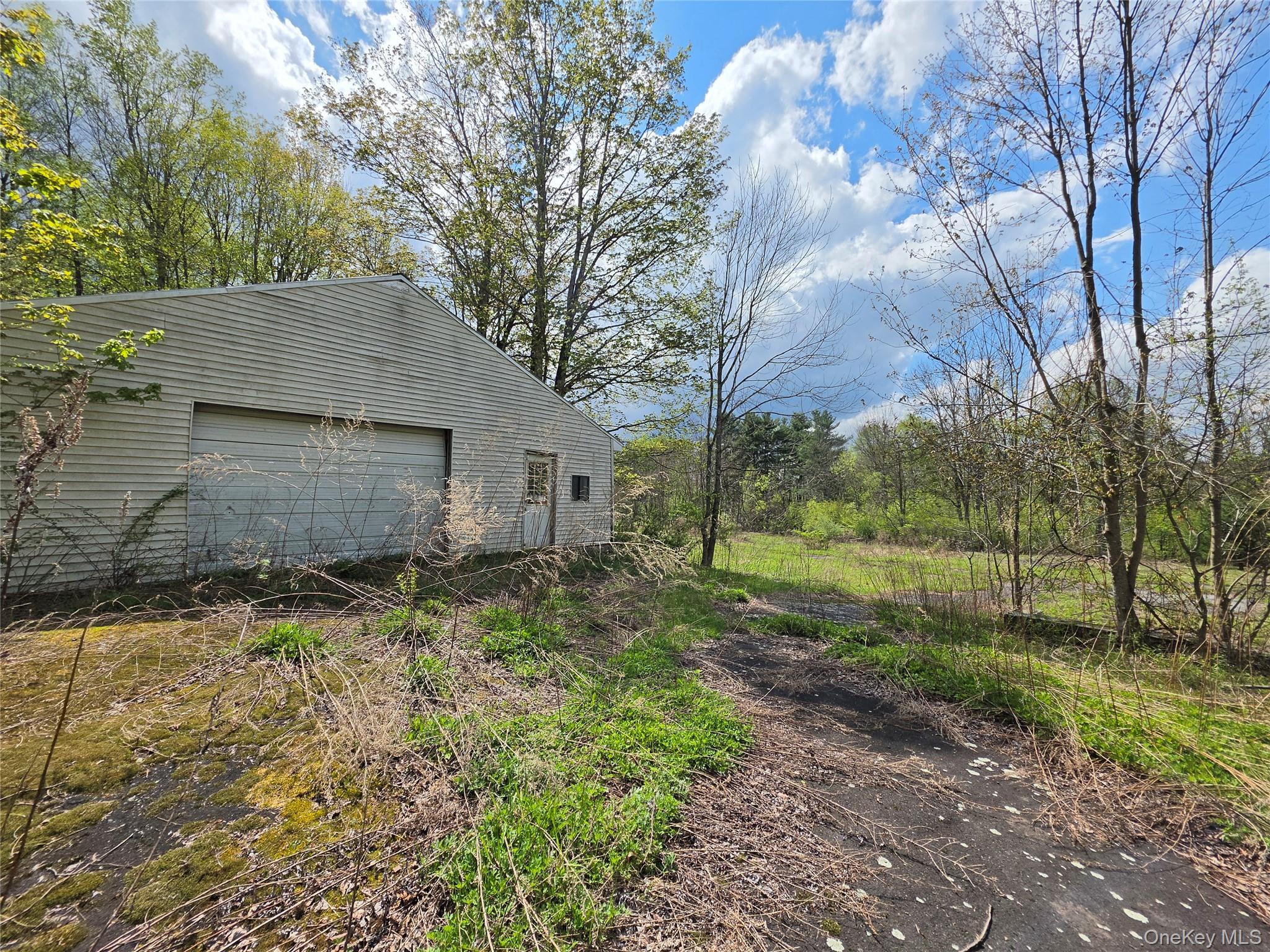 852 State Route 17b Property Photo 4