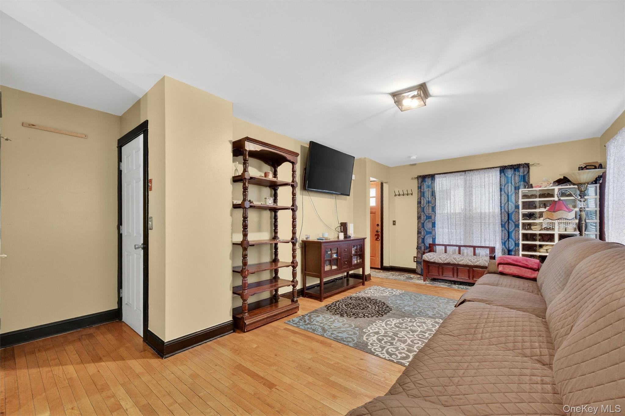 367 1st Street Property Photo 6