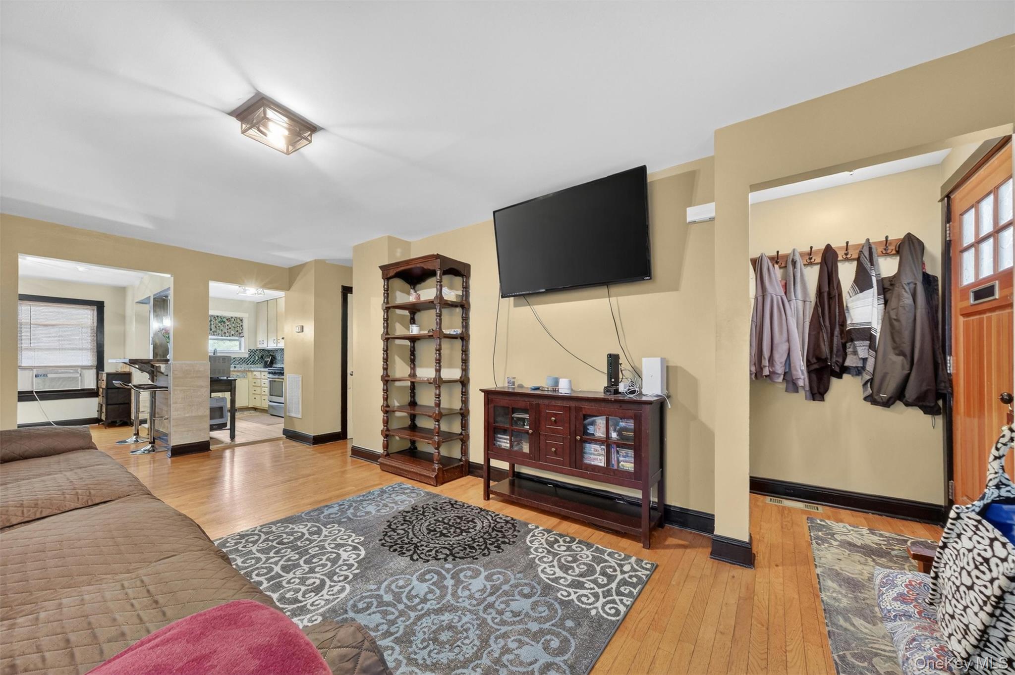 367 1st Street Property Photo 7