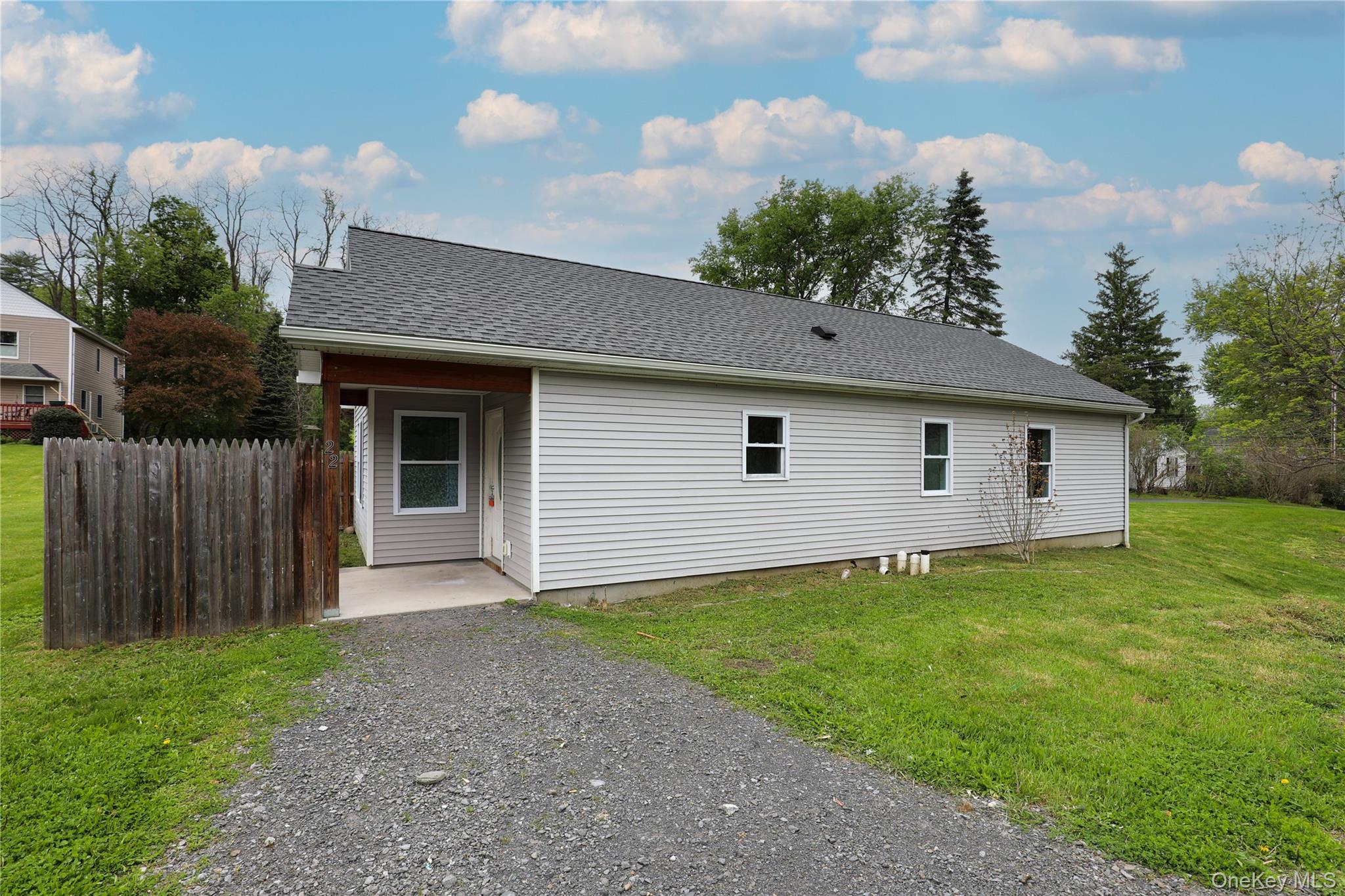 22 Apple Street Property Photo 2