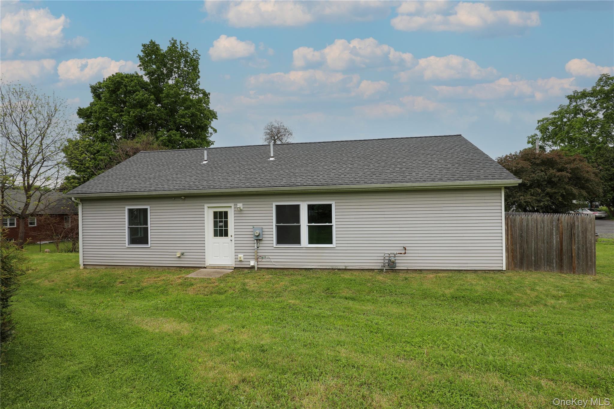 22 Apple Street Property Photo 6