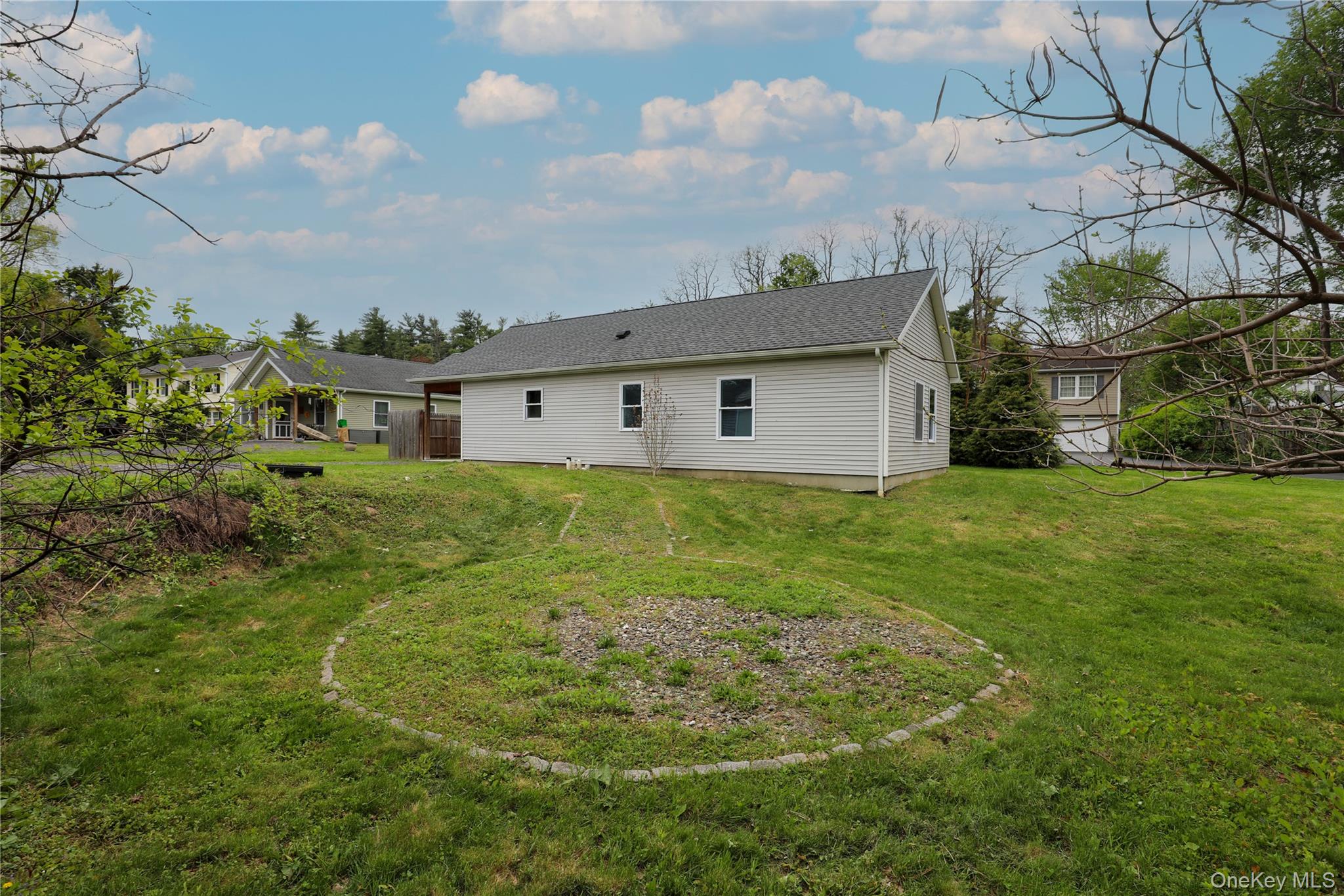 22 Apple Street Property Photo 8