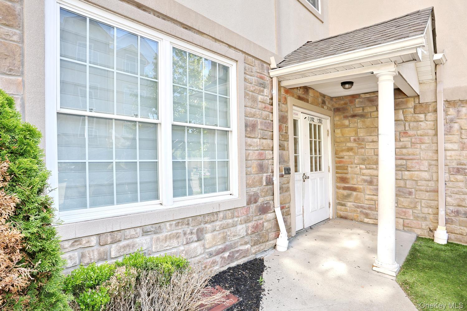 1302 Parkview Drive Property Photo 2
