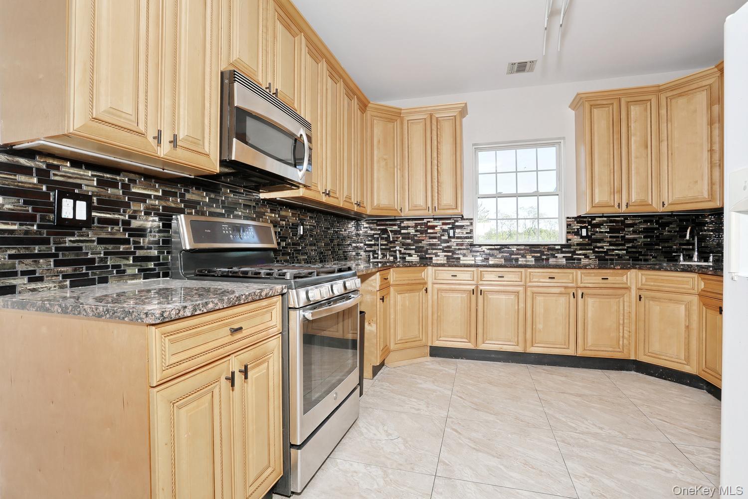 1302 Parkview Drive Property Photo 5