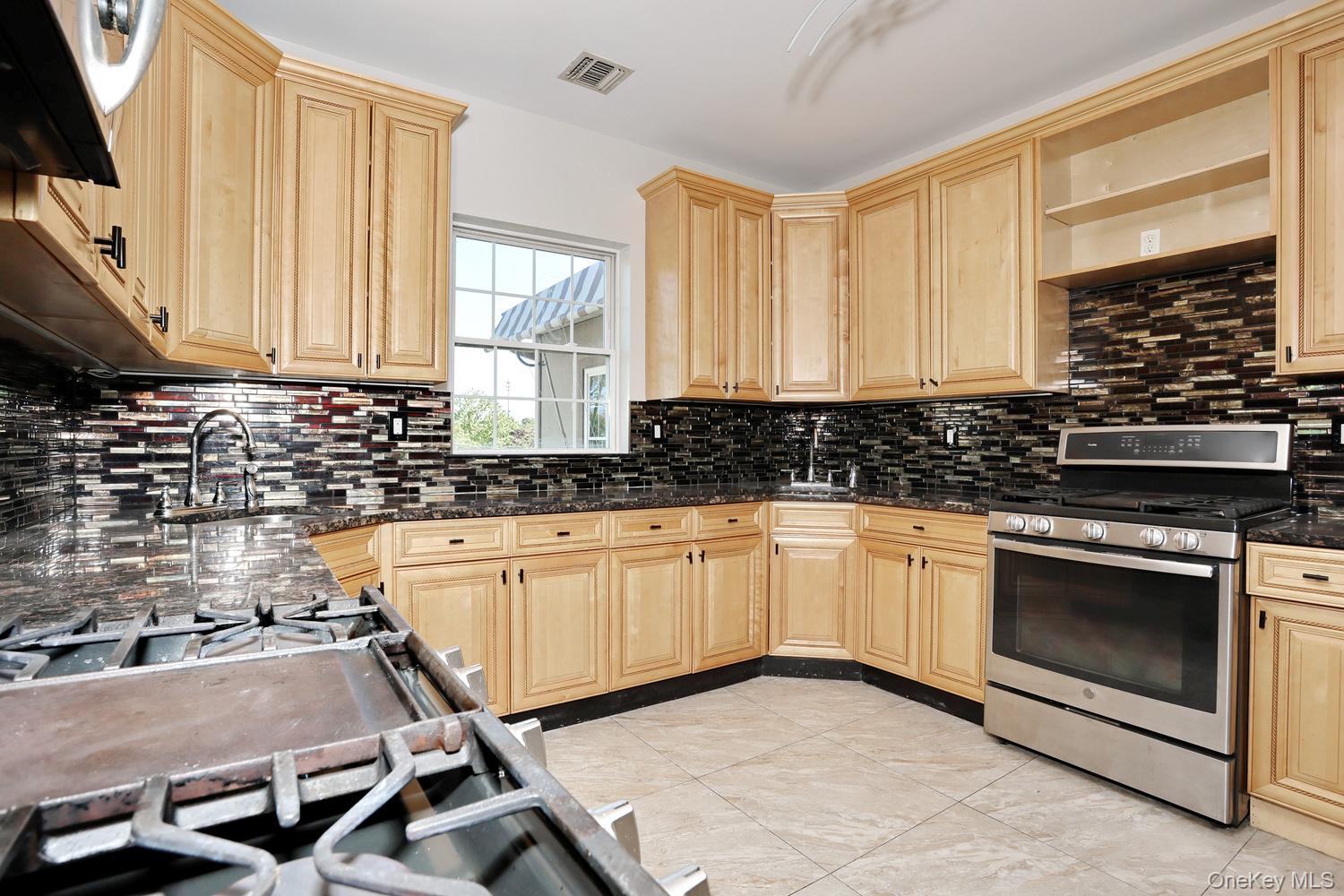 1302 Parkview Drive Property Photo 6