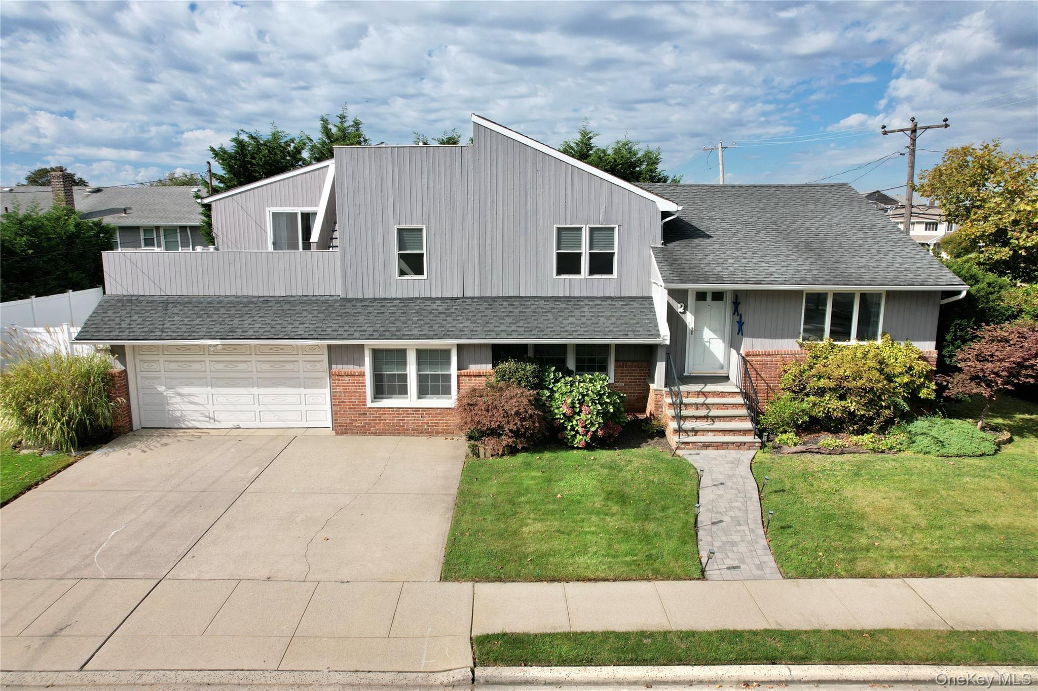 2 Biarritz Street Property Photo 1