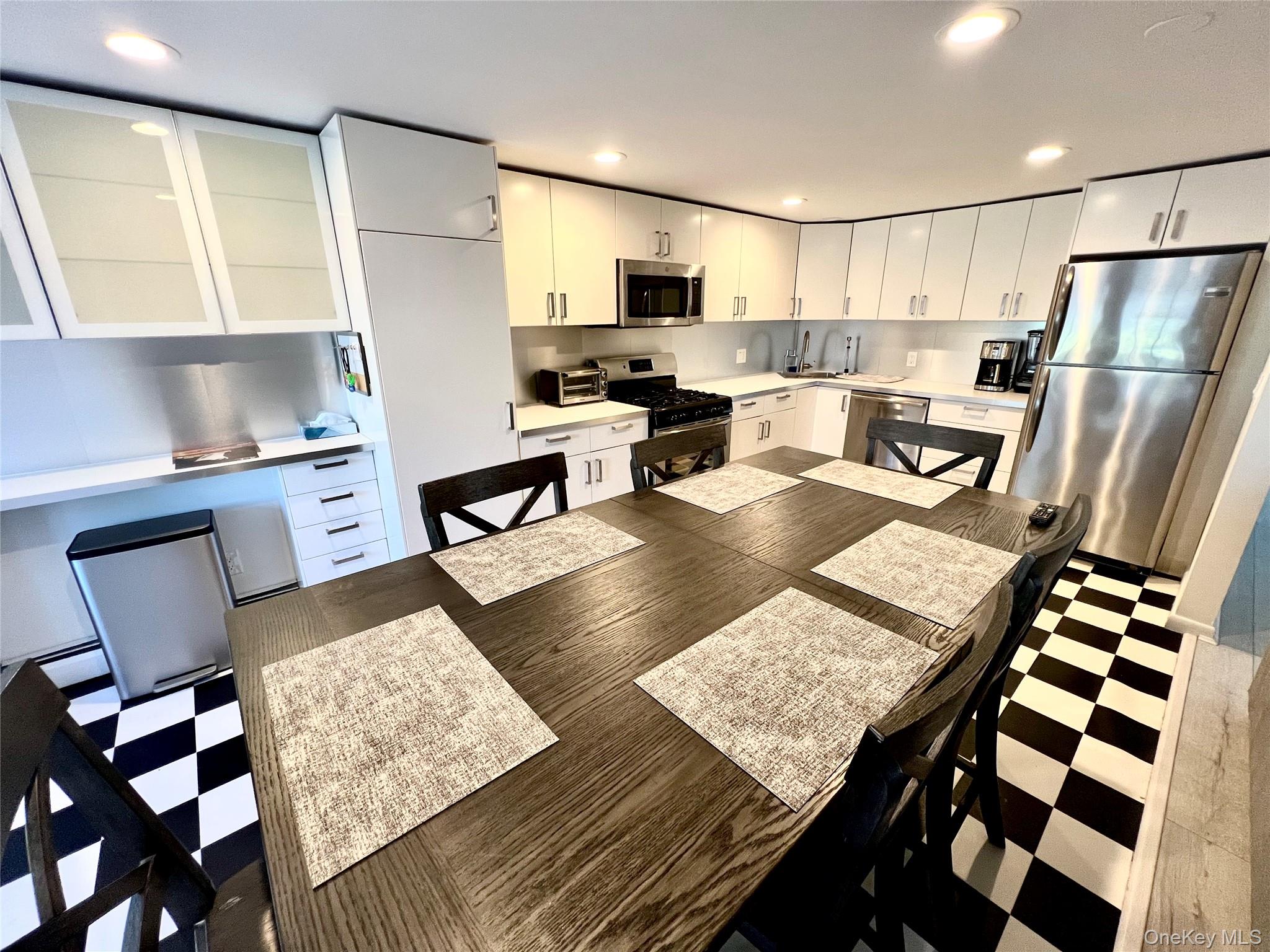 2 Biarritz Street Property Photo 7