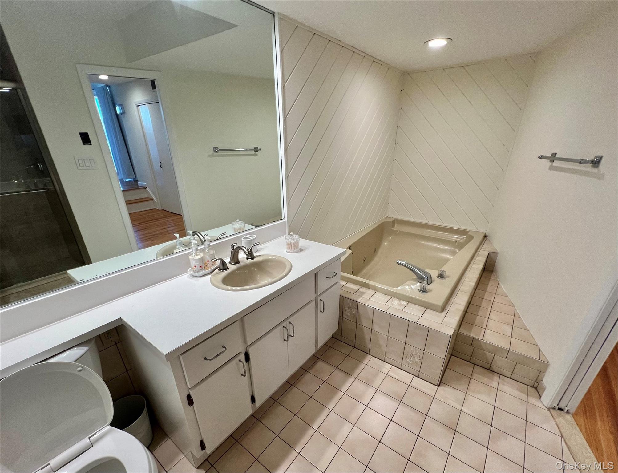 2 Biarritz Street Property Photo 11