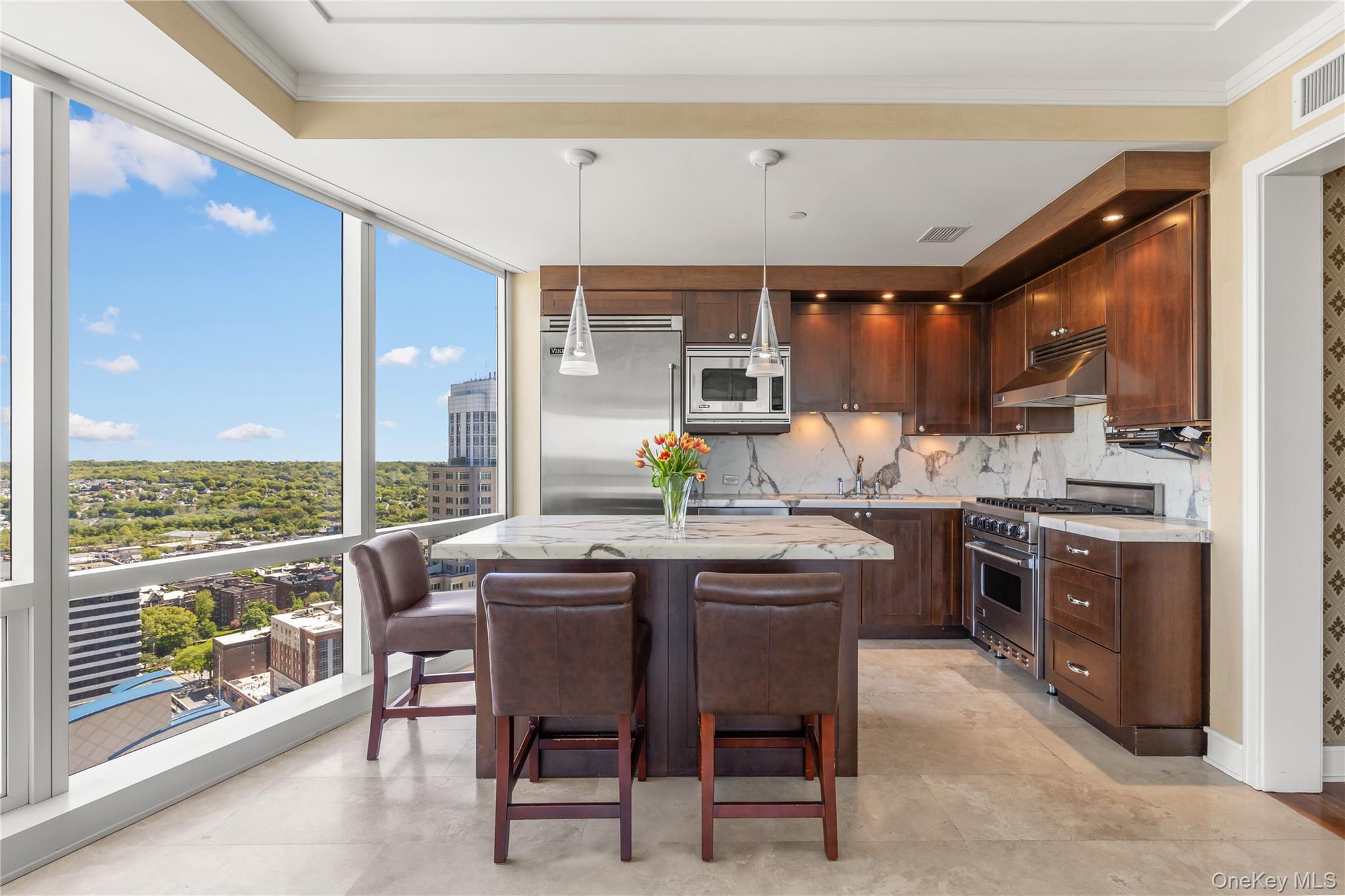 1 Renaissance Square 33g (v7g) Property Photo 11