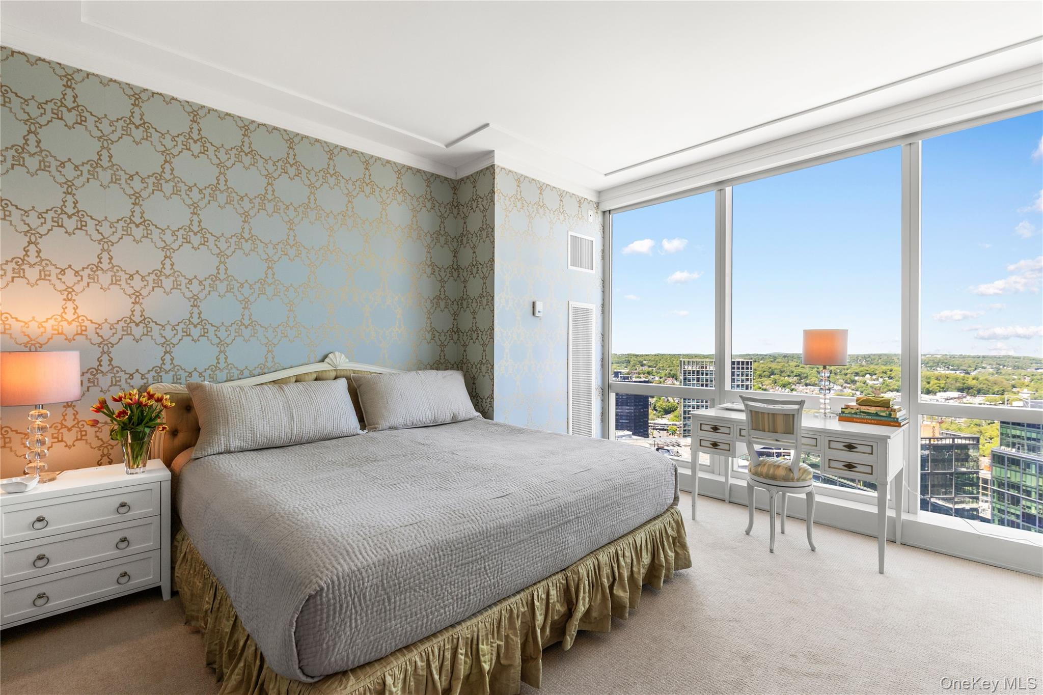 1 Renaissance Square 33g (v7g) Property Photo 13