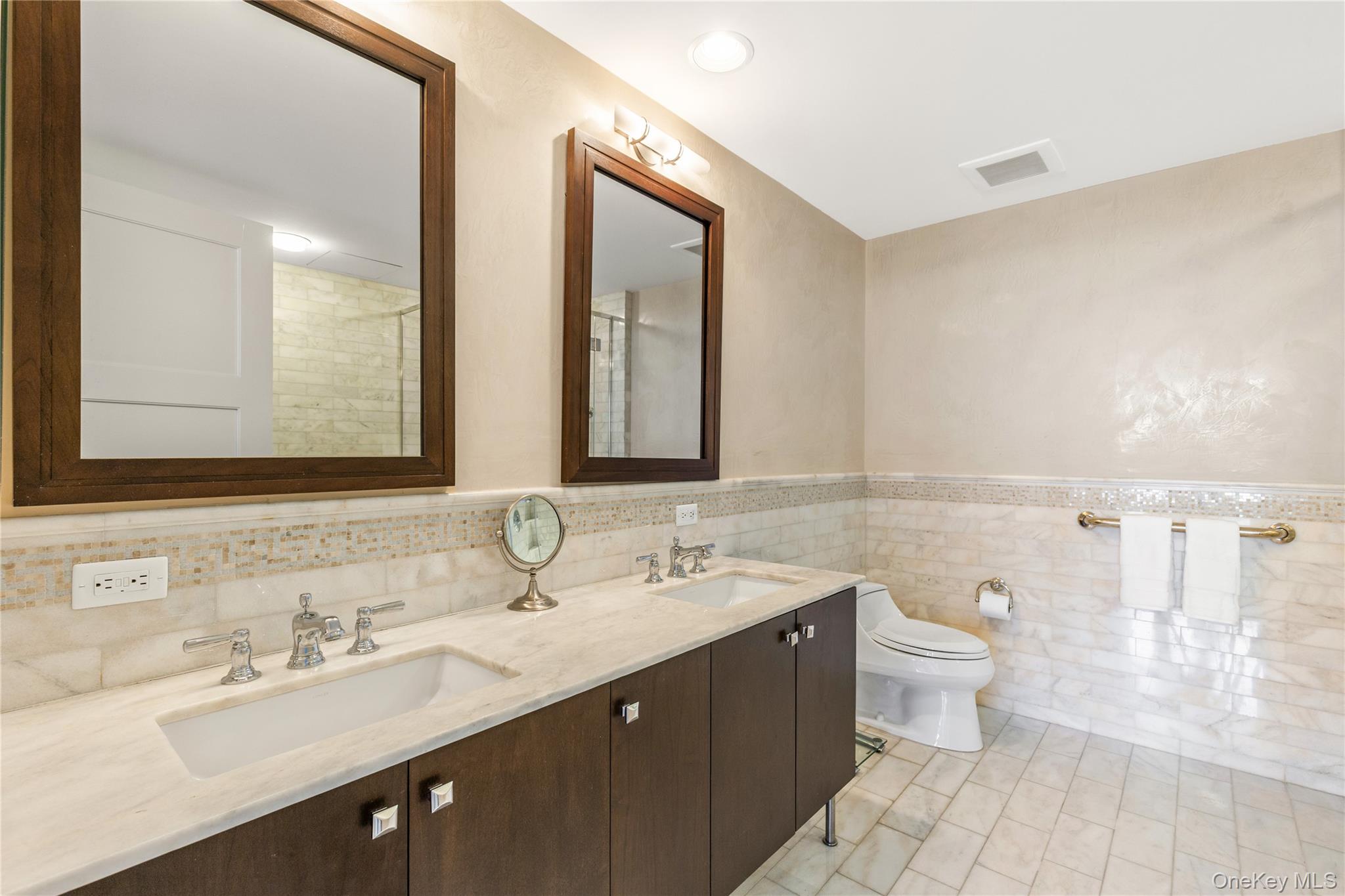 1 Renaissance Square 33g (v7g) Property Photo 16