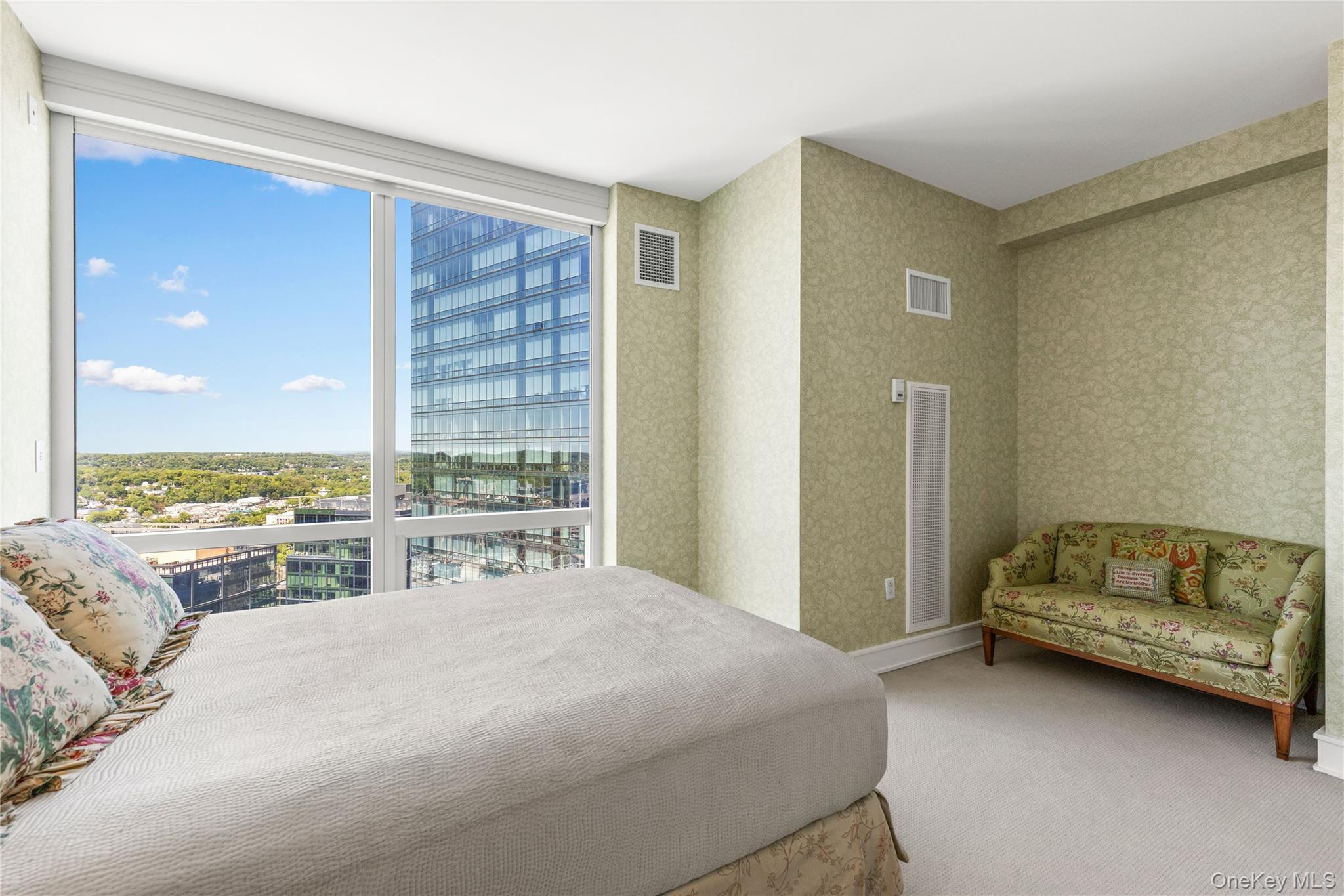 1 Renaissance Square 33g (v7g) Property Photo 20