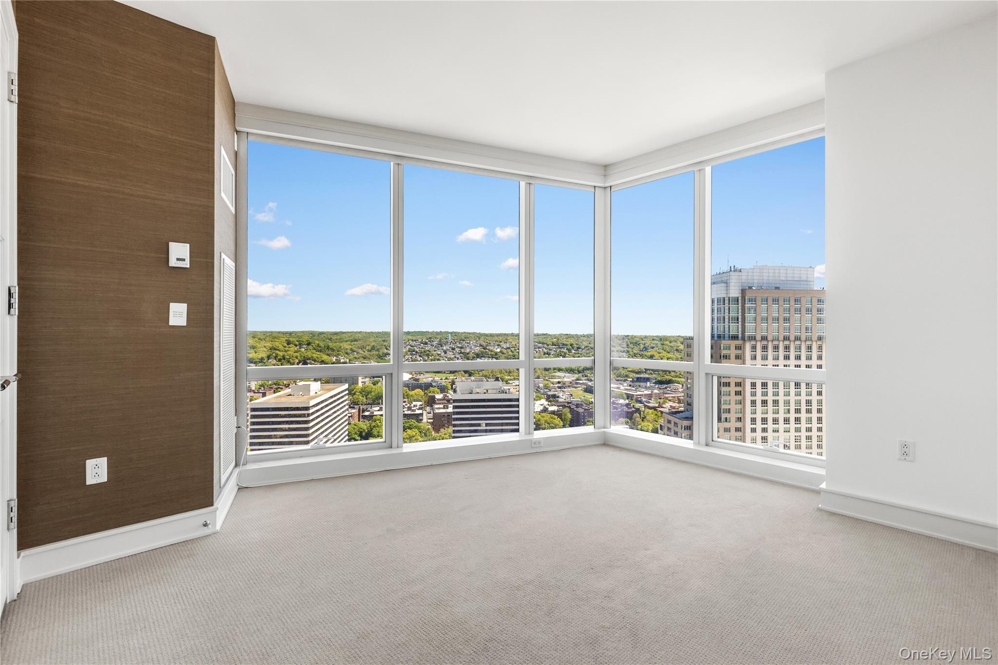 1 Renaissance Square 33g (v7g) Property Photo 22