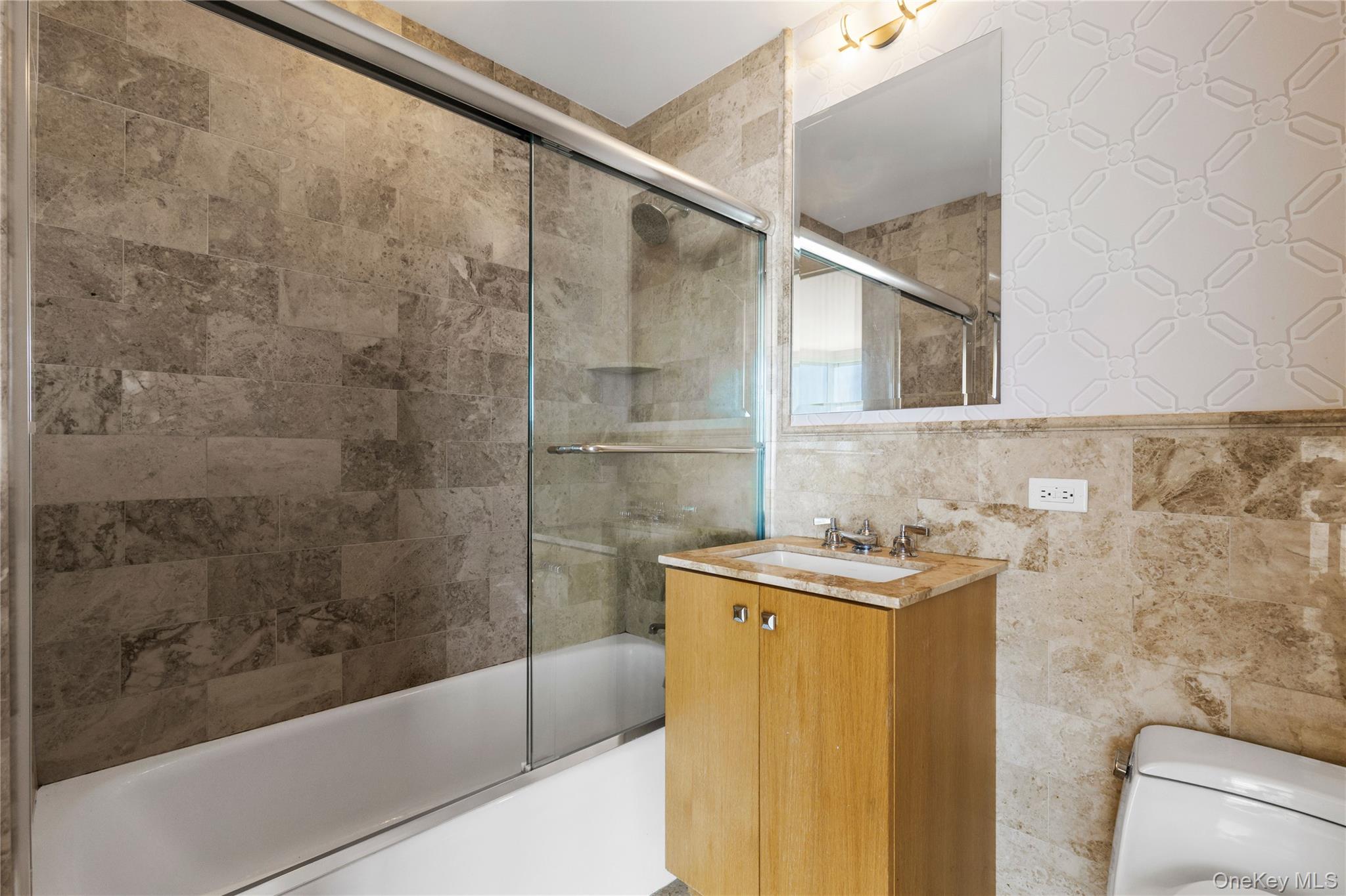1 Renaissance Square 33g (v7g) Property Photo 25