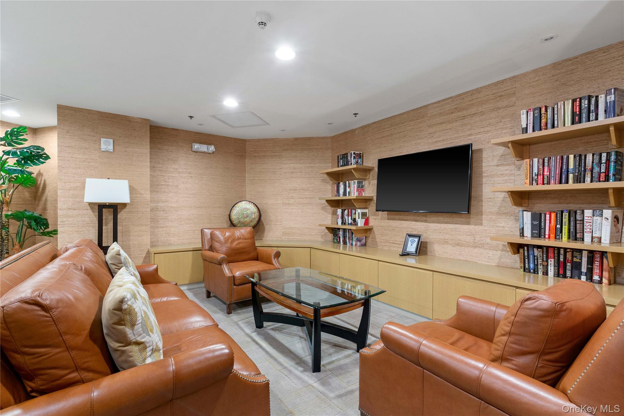 1 Renaissance Square 33g (v7g) Property Photo 33