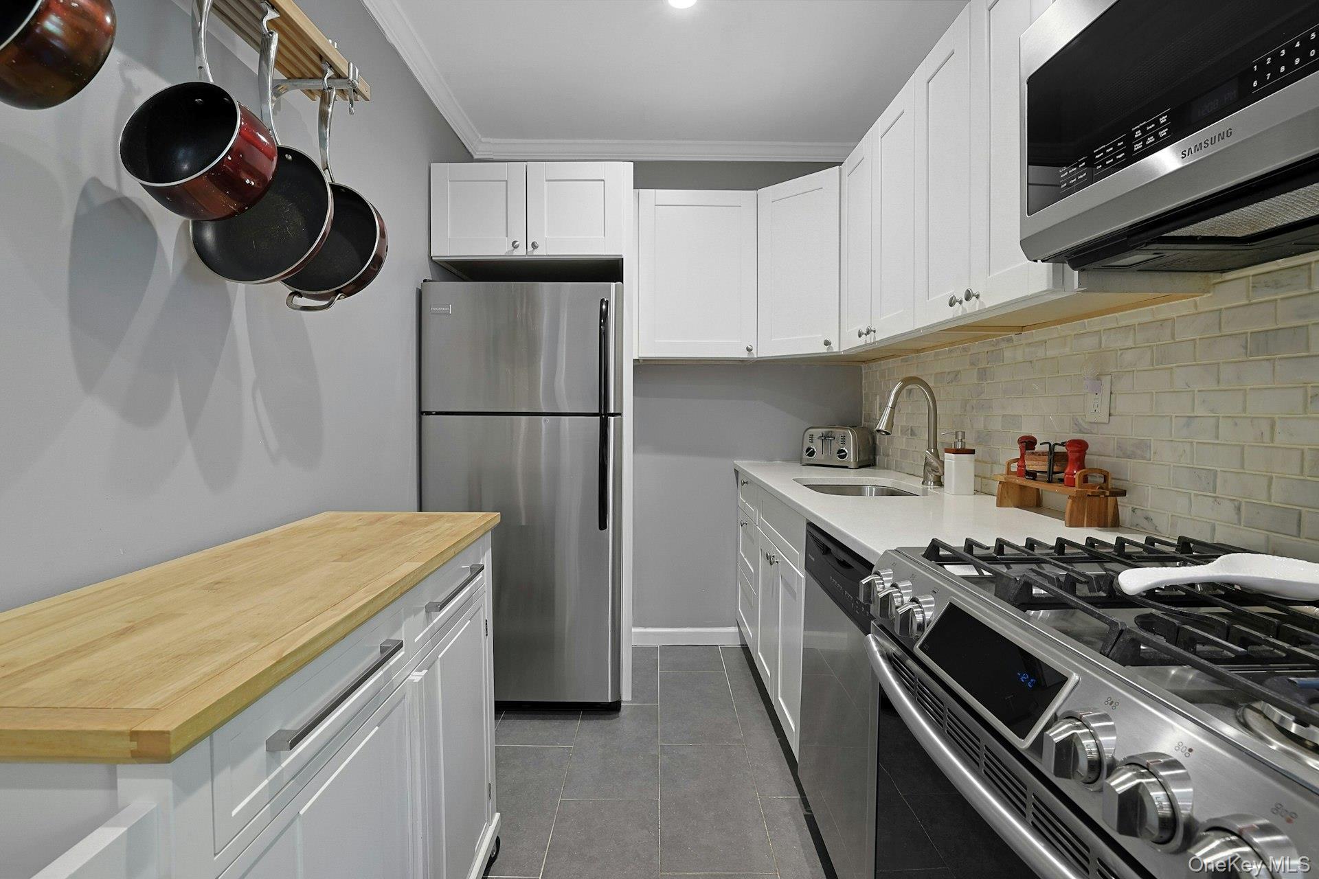 15 Bryant Crescent 2g Property Photo 7