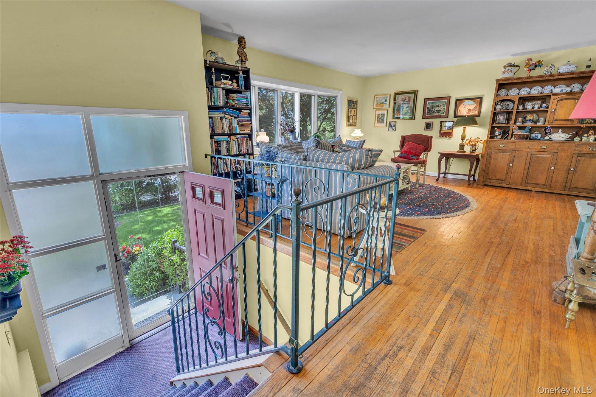 261 W Pulaski Road Property Photo 2