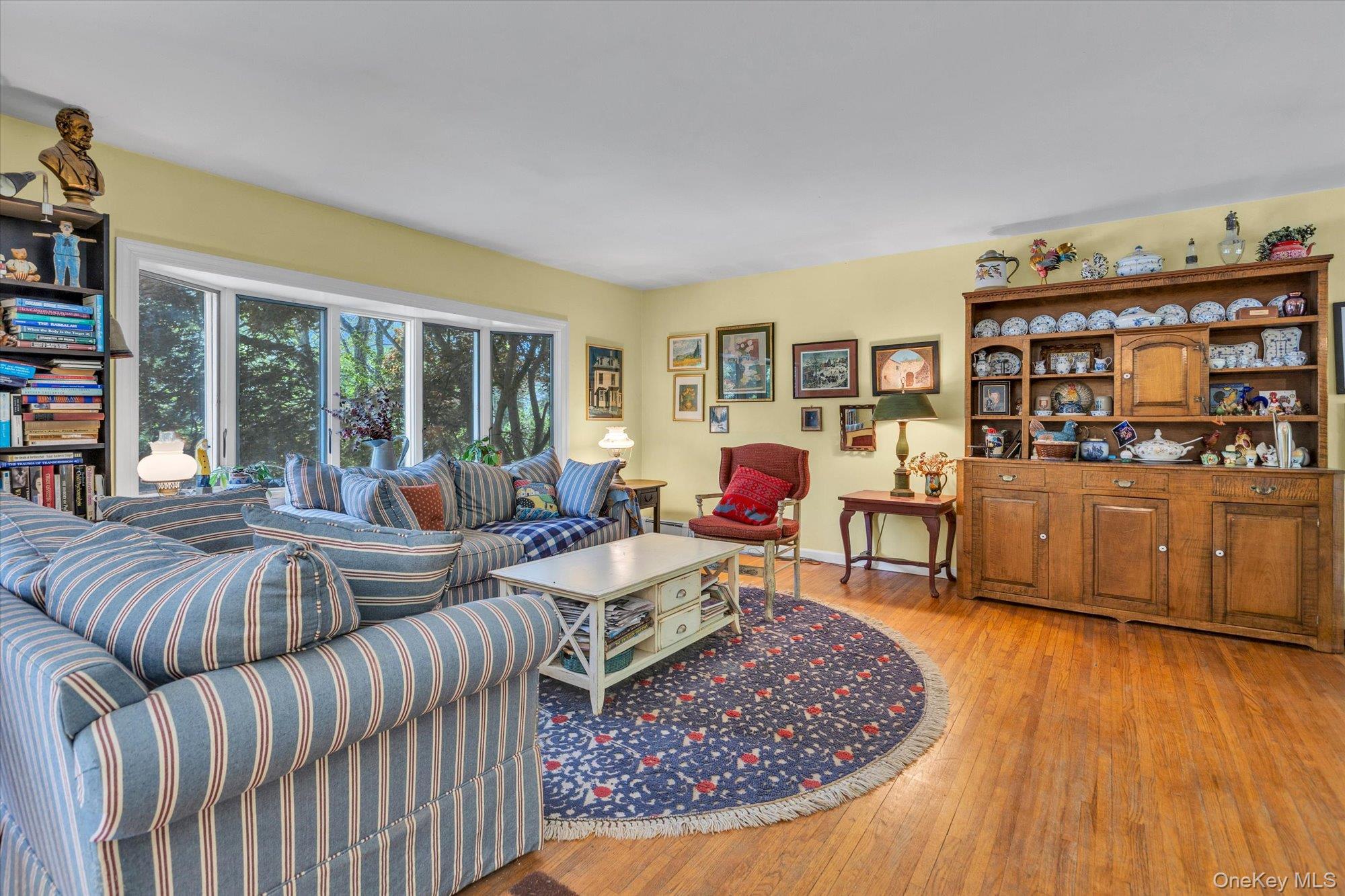 261 W Pulaski Road Property Photo 3