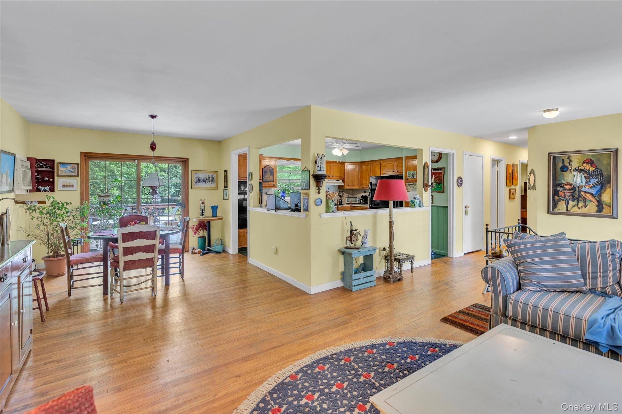 261 W Pulaski Road Property Photo 5