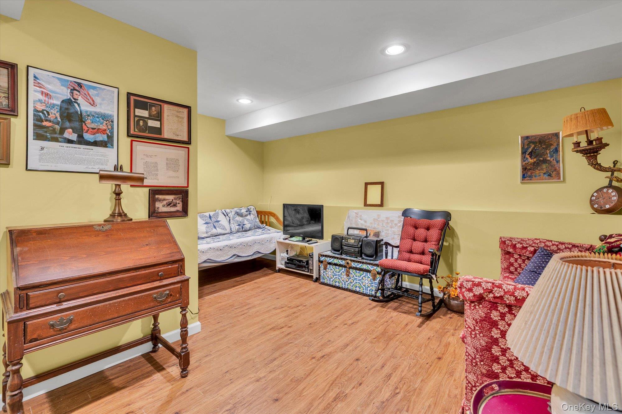 261 W Pulaski Road Property Photo 18