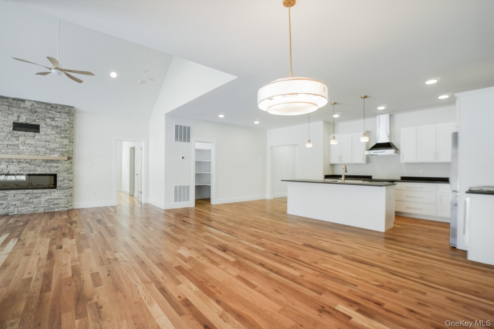 6 Roundhill Road Property Photo 3