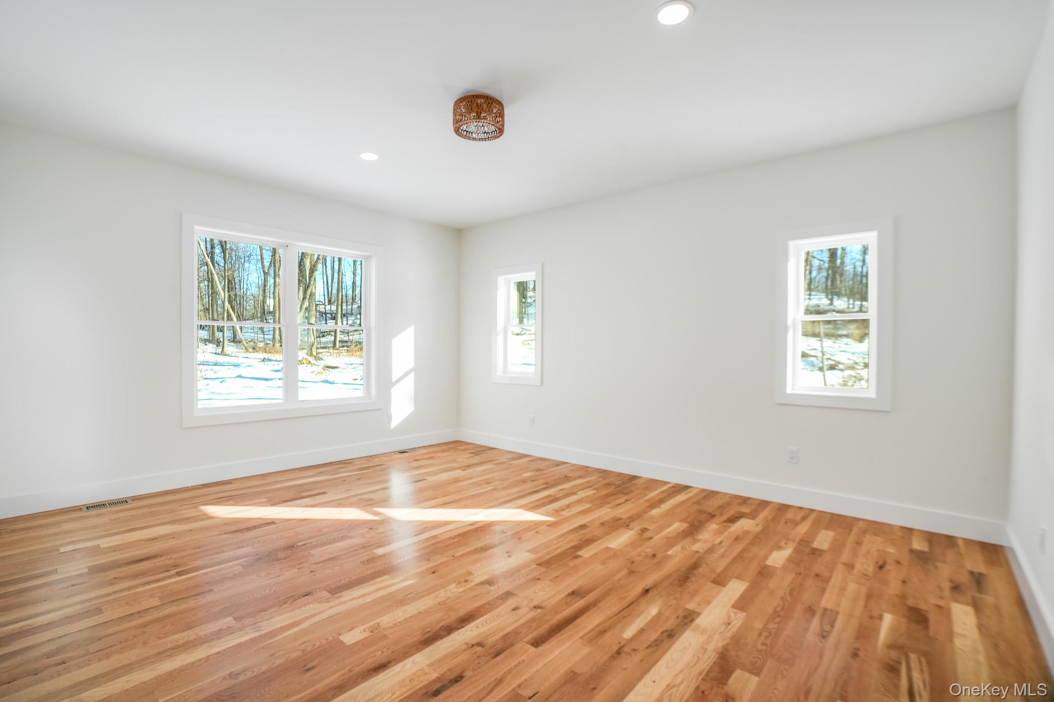 6 Roundhill Road Property Photo 8