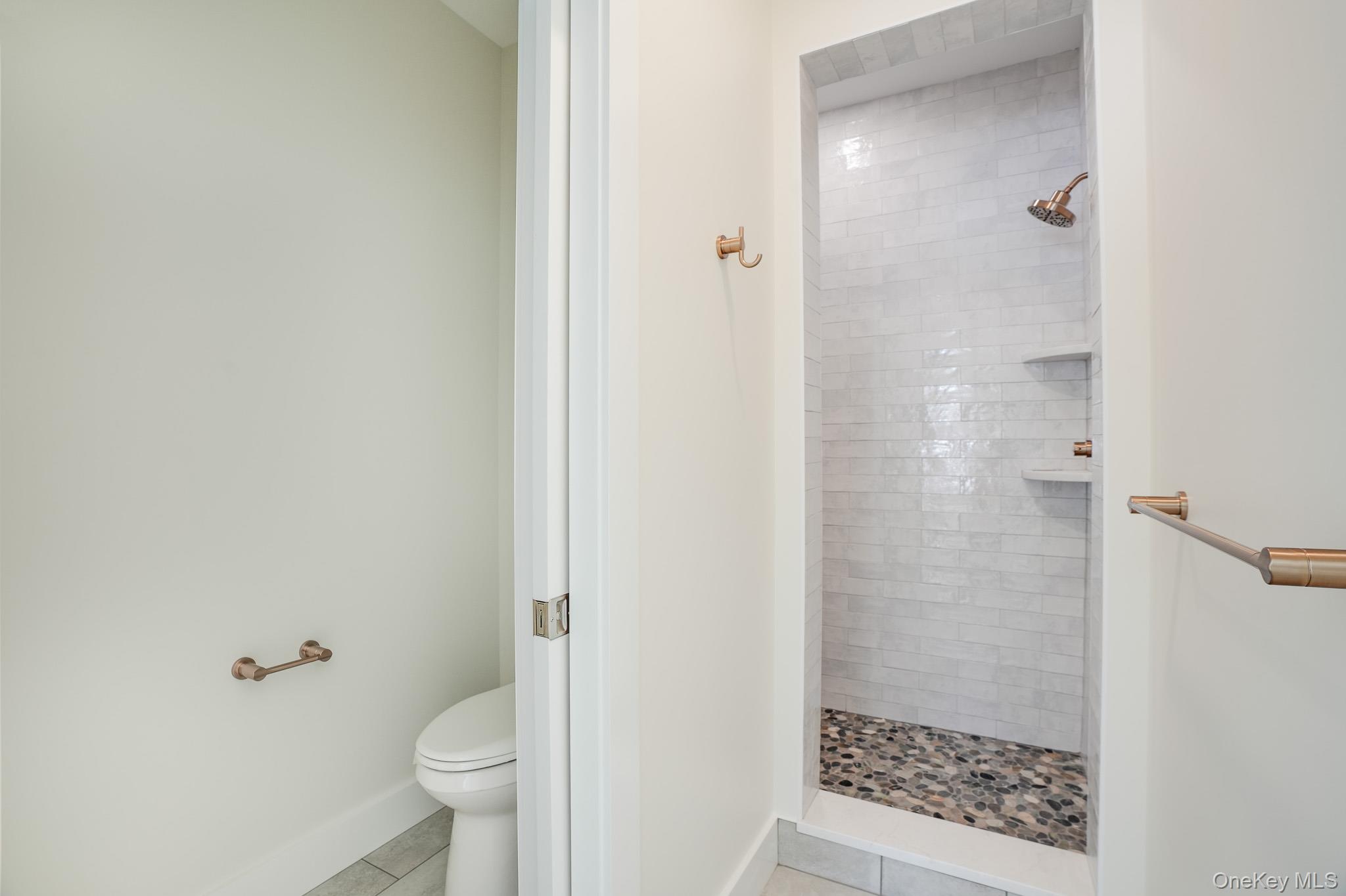 6 Roundhill Road Property Photo 11