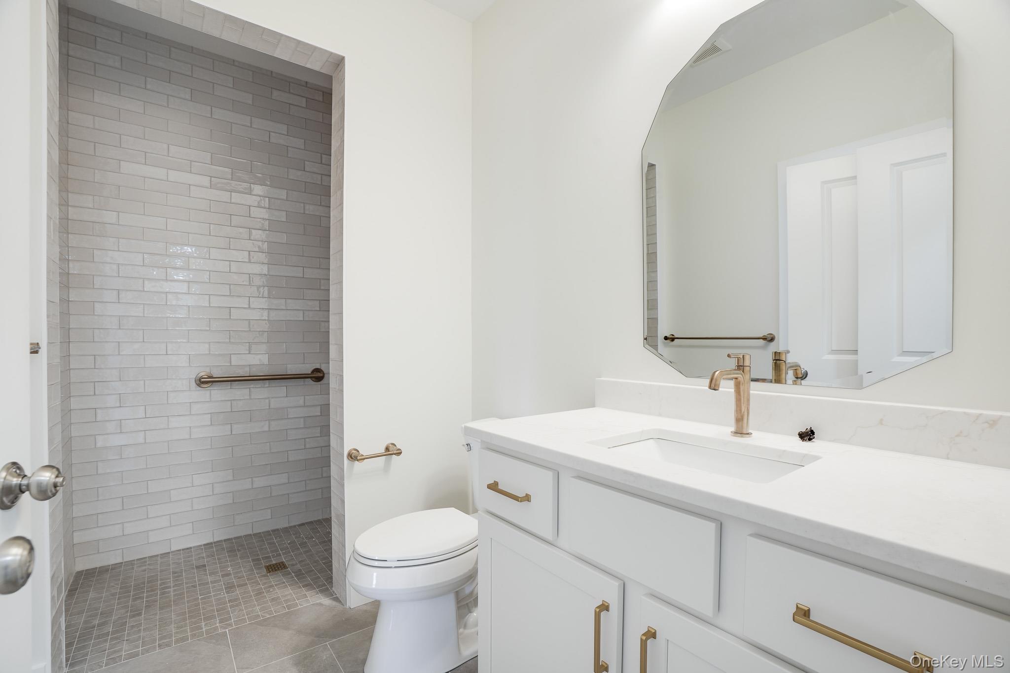 6 Roundhill Road Property Photo 19