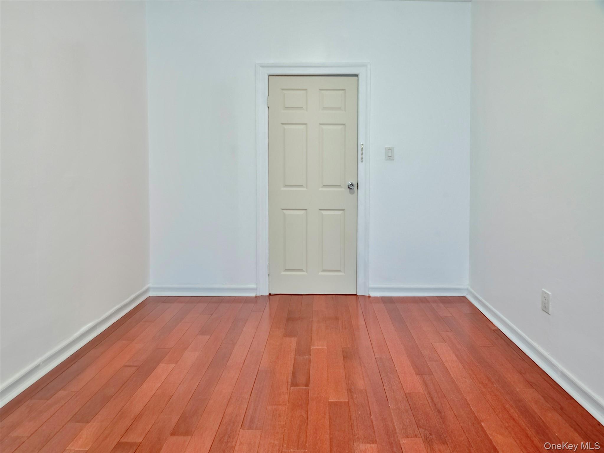 21-77 33rd Street 2a Property Photo 7