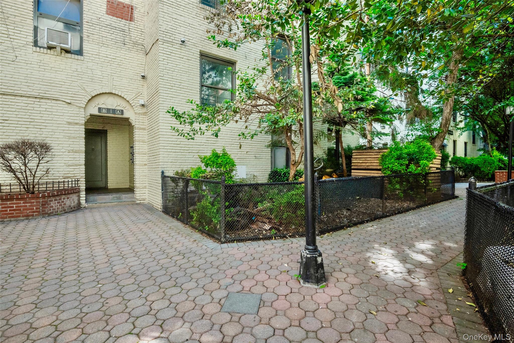 21-77 33rd Street 2a Property Photo 11