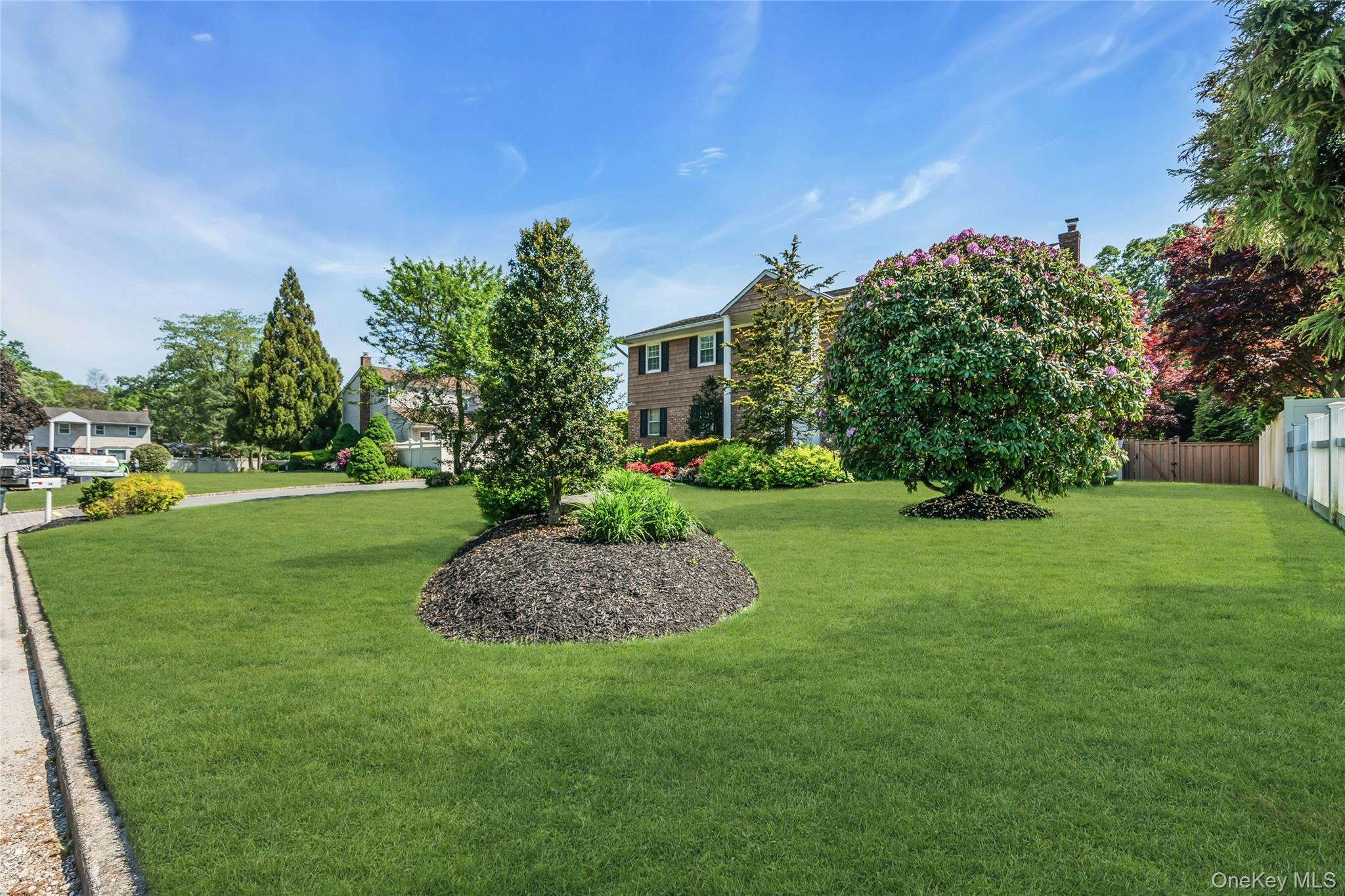 18 Ron Court Property Photo 3