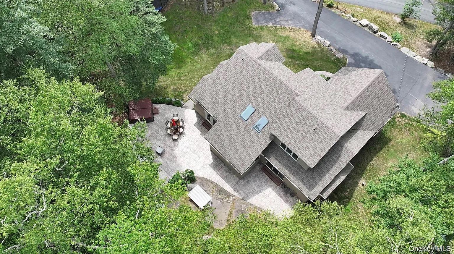 224 Lake Shore Drive Property Photo 2