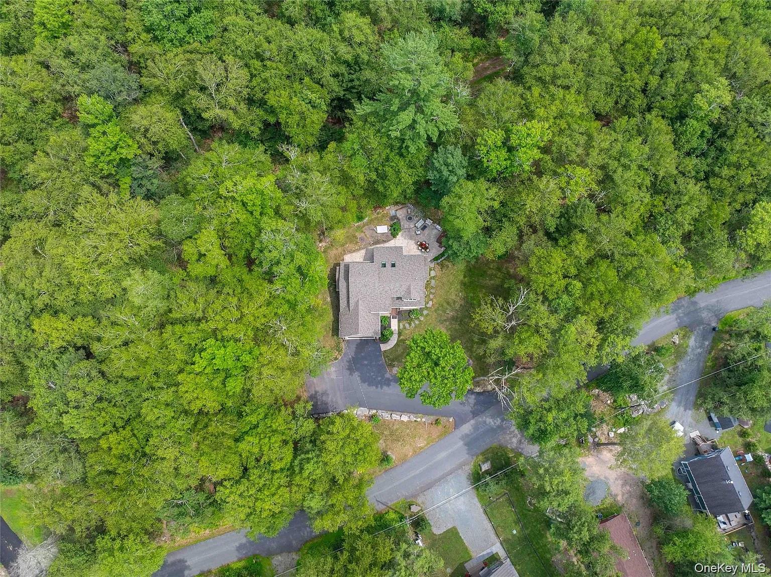 224 Lake Shore Drive Property Photo 5