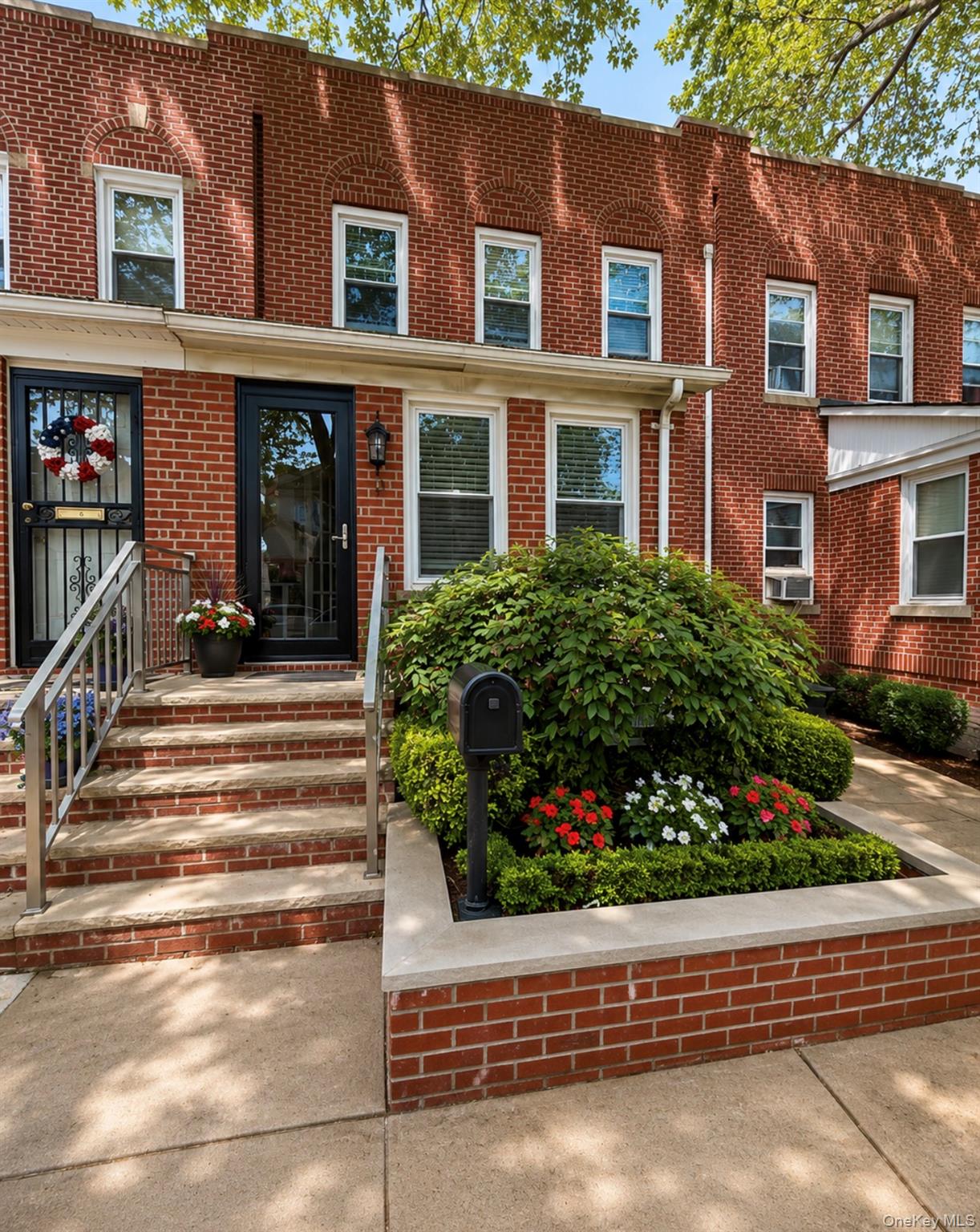 7836 75th Street Property Photo 1