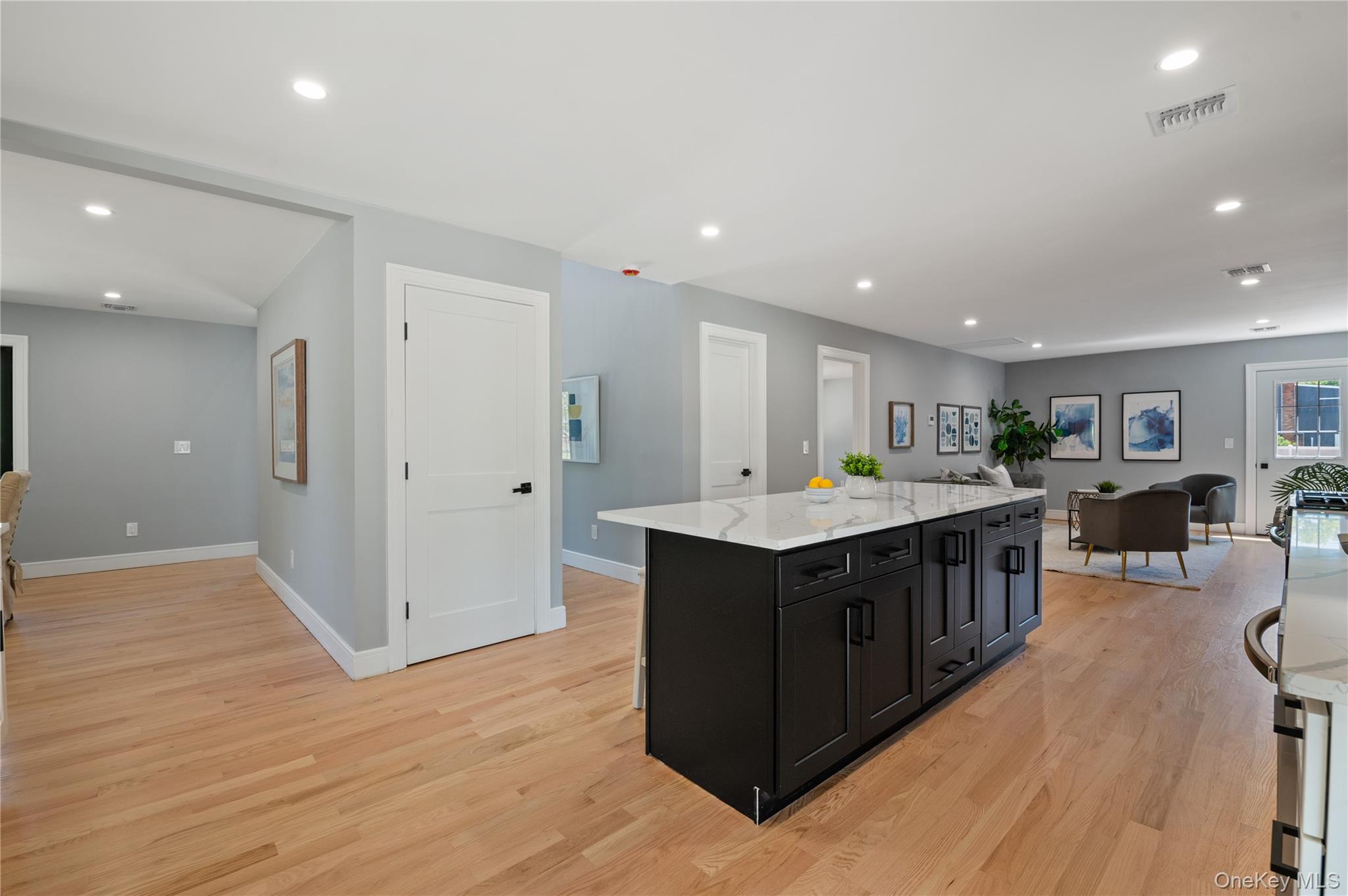 845 Islip Avenue Property Photo 8