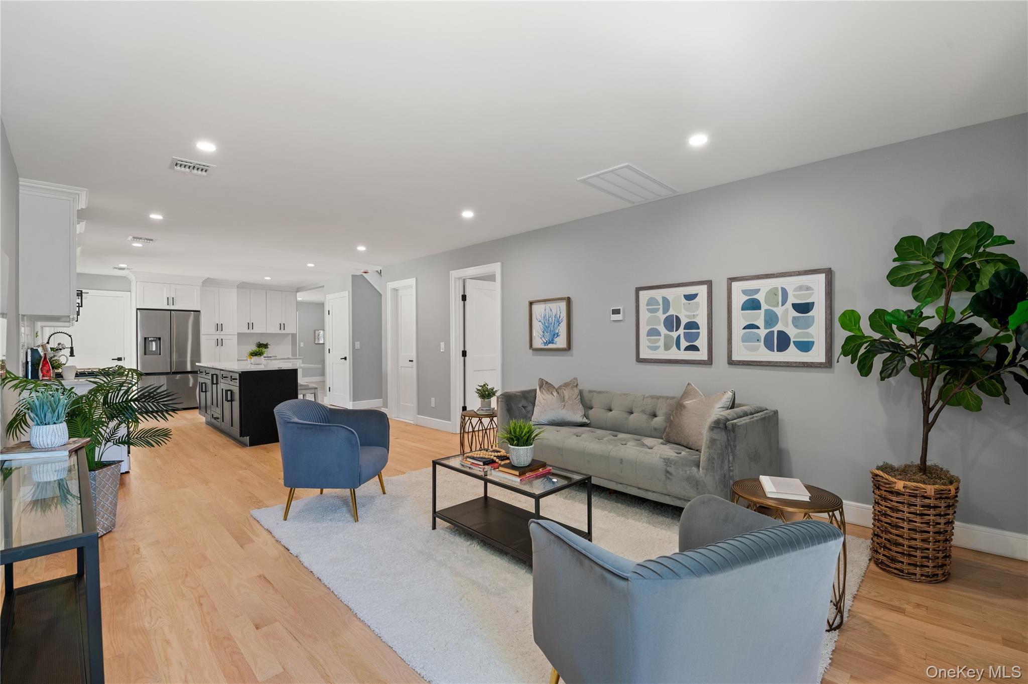 845 Islip Avenue Property Photo 14