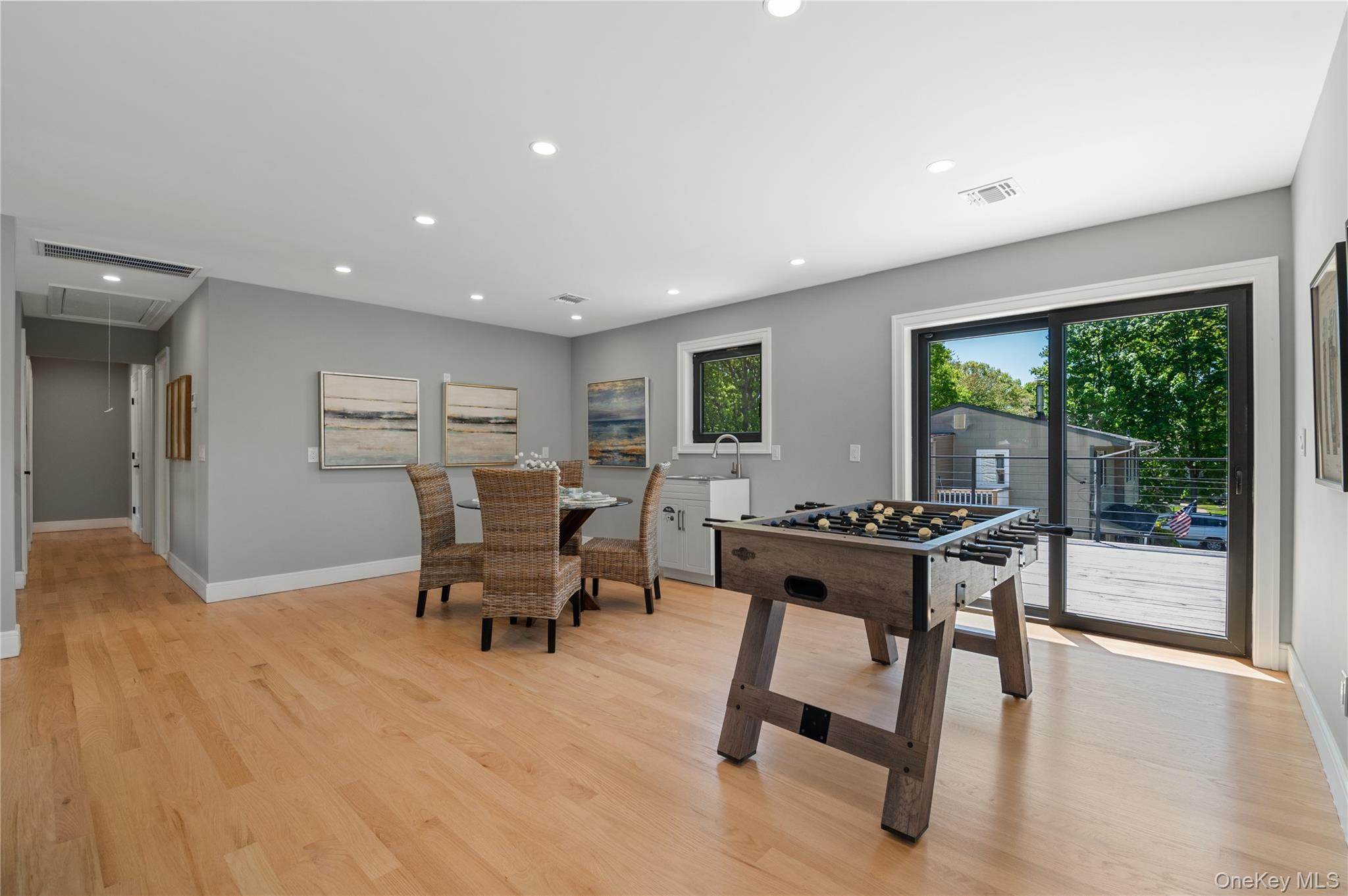 845 Islip Avenue Property Photo 29